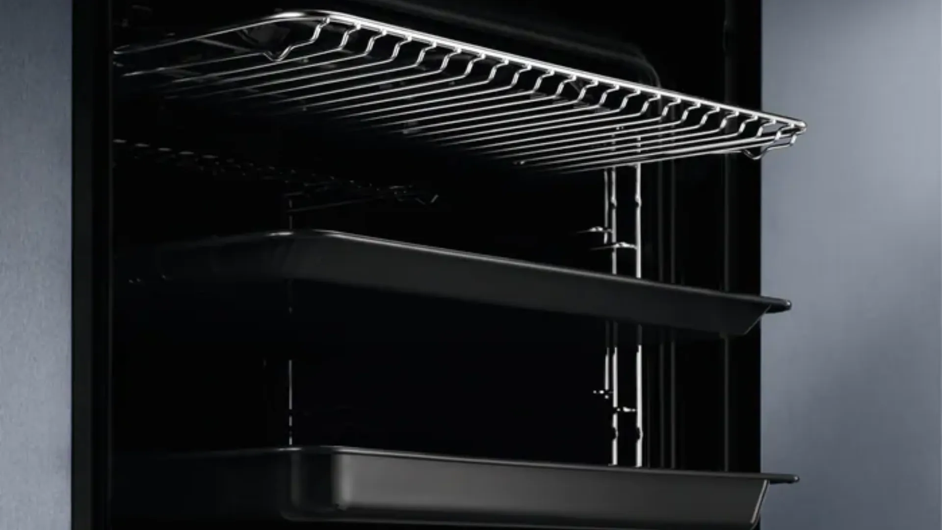 Духова шафа Electrolux електрична, 72л, A+ (EOE8P39WX) (Black)