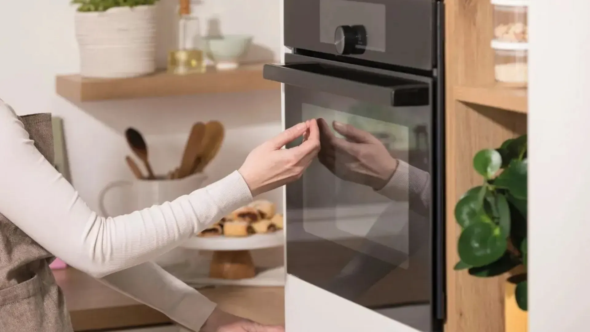 Духова шафа Gorenje електрична компактна, 50л, A+ (BCM4547DG) (Black)
