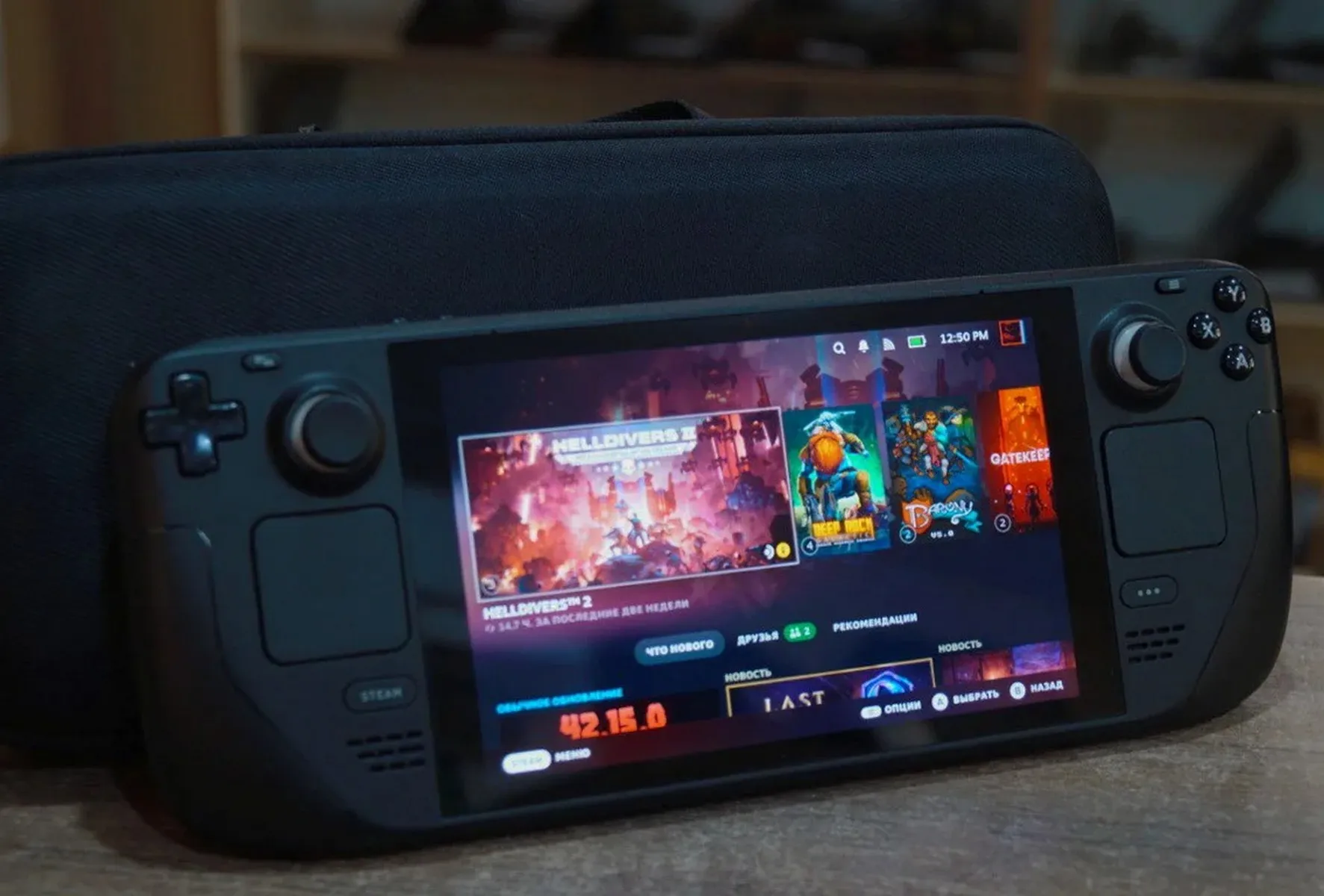 Steam Deck OLED на столі