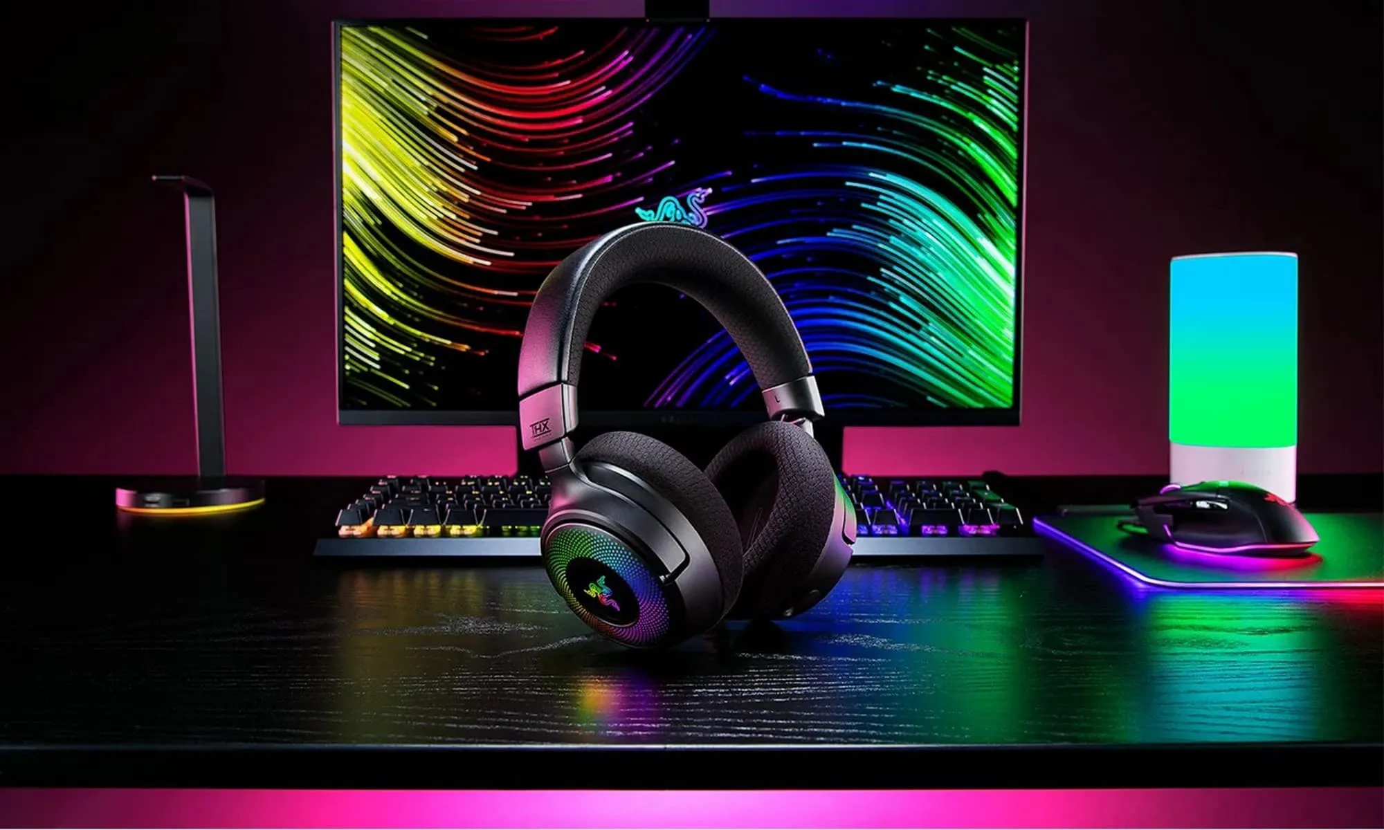 Razer Kraken V4 X на столі