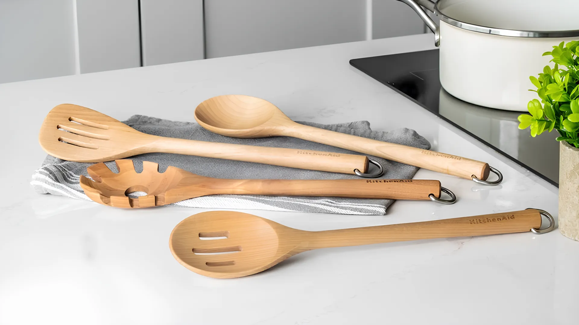 Набір кухонного приладдя KitchenAid Coreline 4 предмета береза (Natural wood) (KQR752BXE)