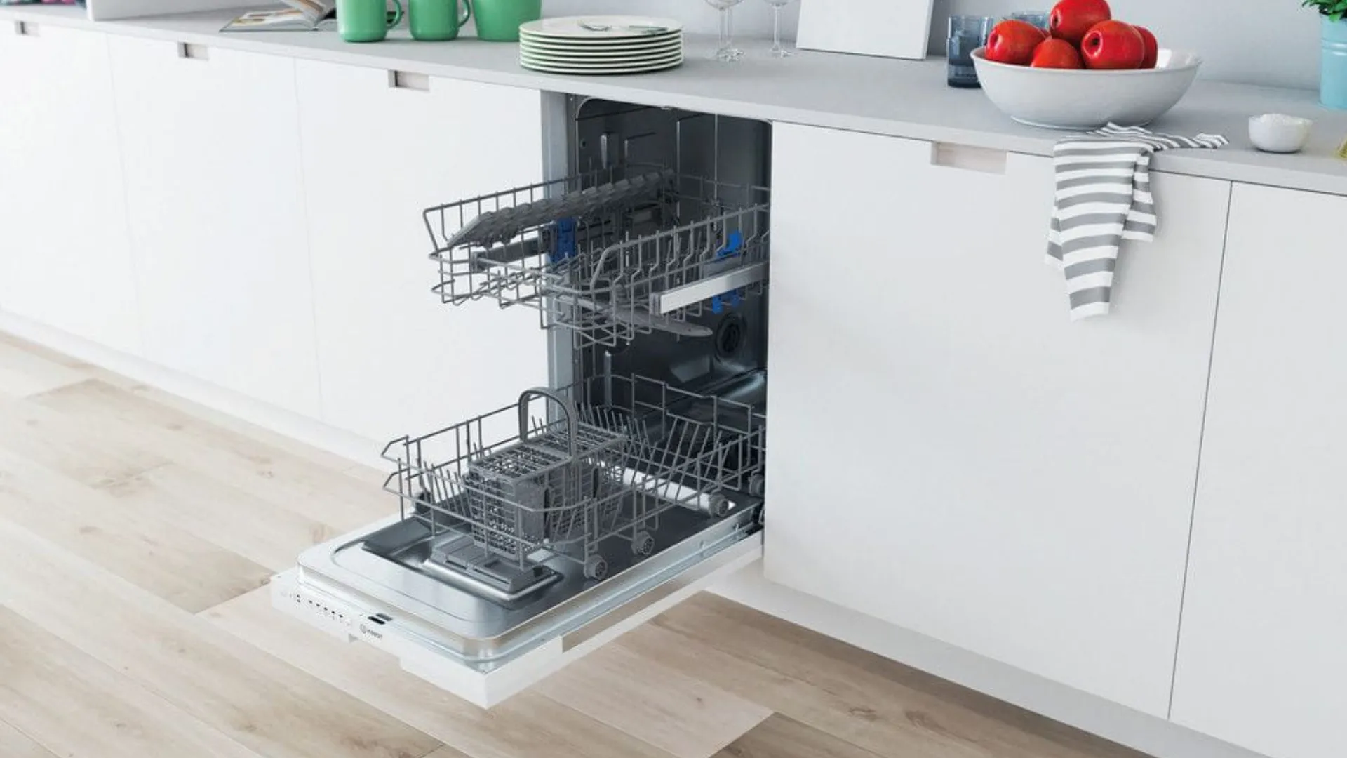 Посудомоечная машина встраиваемая Indesit (DSIE2B10) (White)