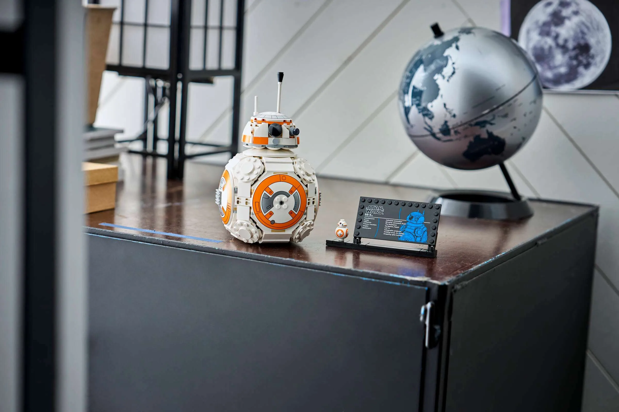 Конструктор LEGO Star Wars Дроїд-астромеханік BB-8 (75452)