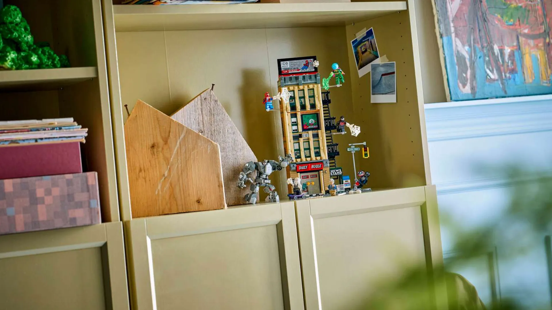 Конструктор LEGO Marvel Человек-паук против Мистерио: Дейли Бьюгл (76342)