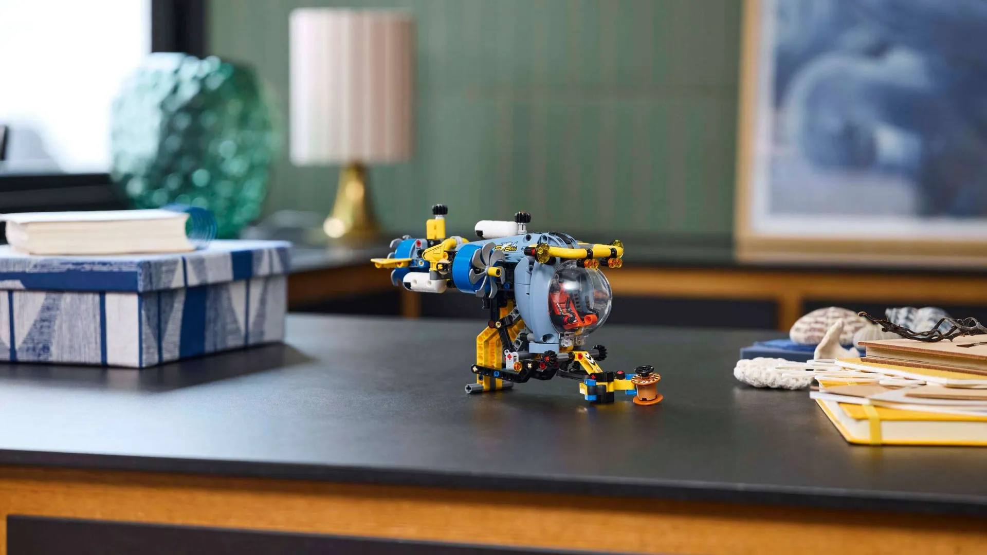 Конструктор LEGO Technic Глибоководний дослідницький підводний човен (42201)