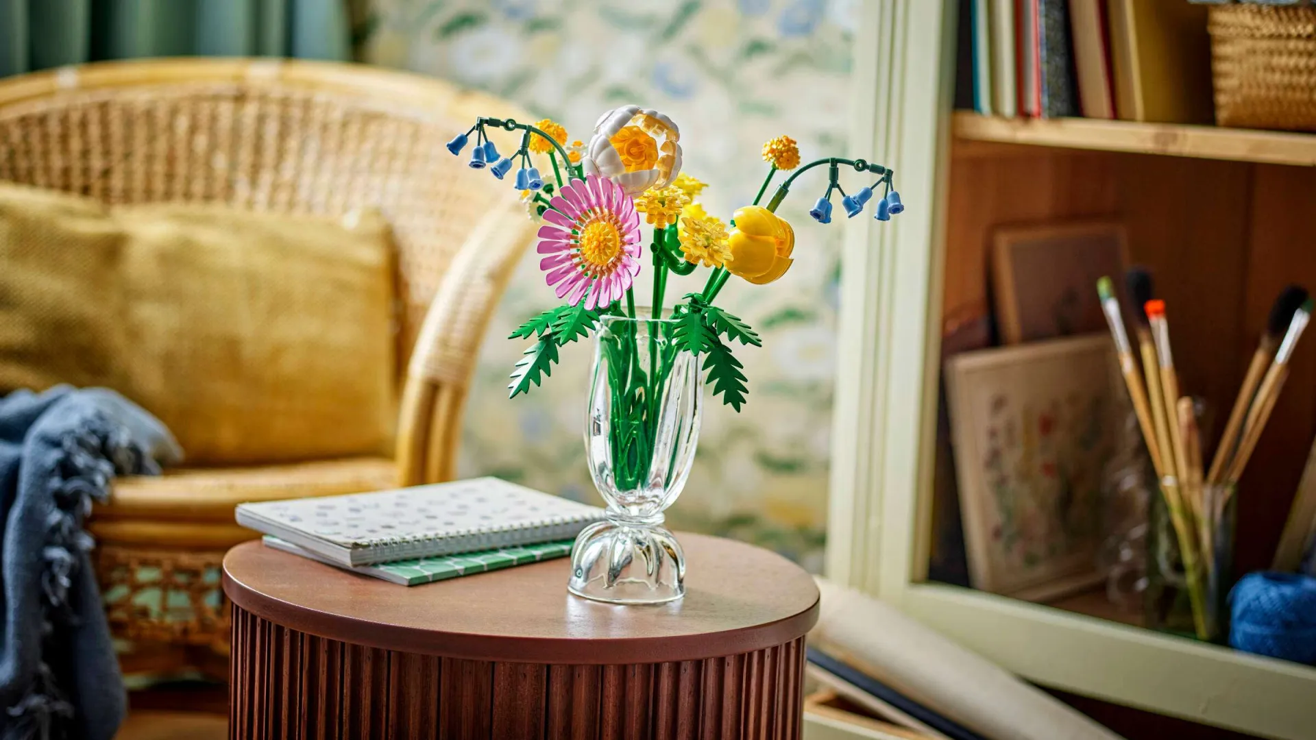 Конструктор LEGO Botanicals Миниатюрный солнечный букет (10347)