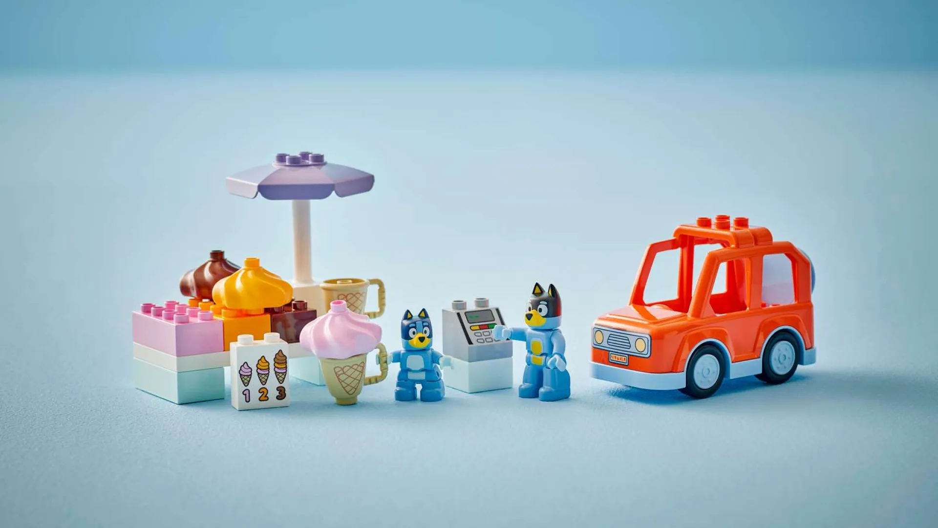 Конструктор LEGO DUPLO Bluey Путешествие с мороженым из Блуи (10458)