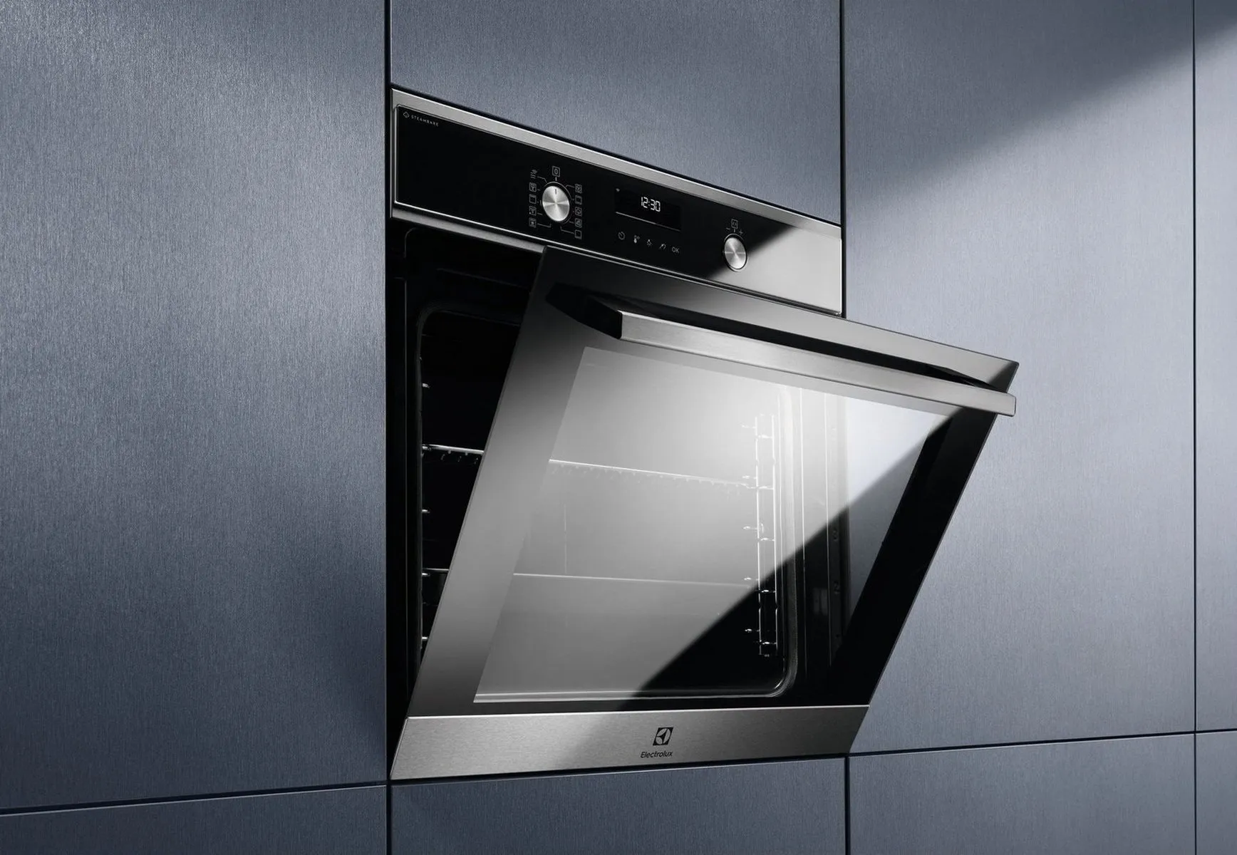 Духова шафа Electrolux EOF6P76BX