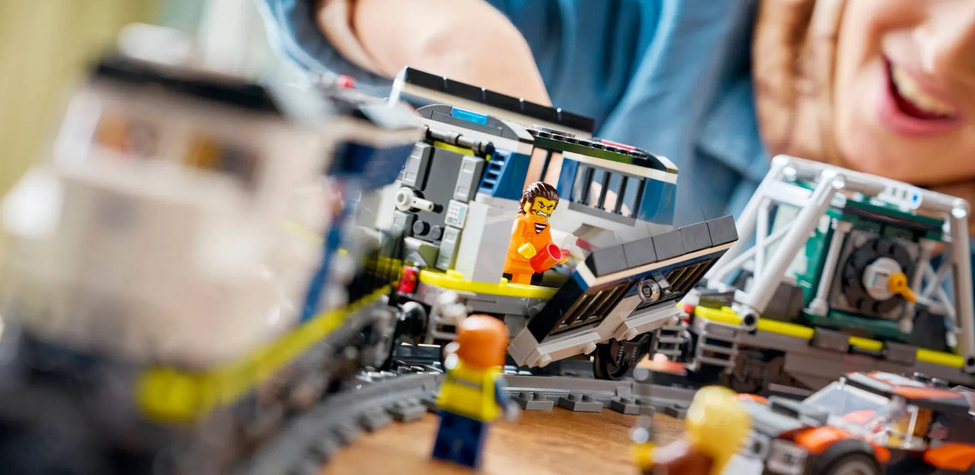 Конструктор LEGO City "Ограбление полицейского поезда" (60508)