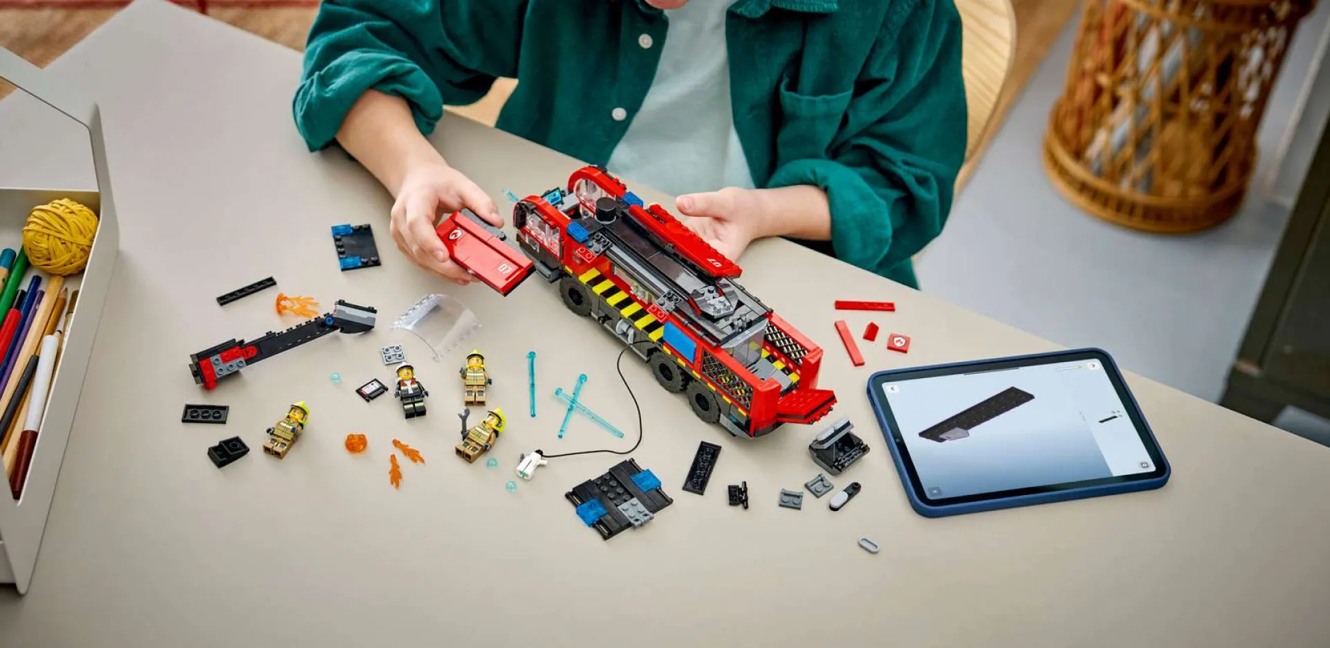 Конструктор LEGO City Пожарный грузовик в аэропорту (60499)