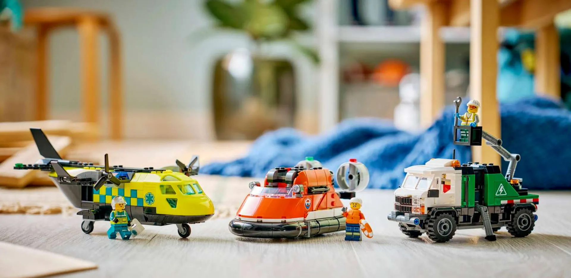 Конструктор LEGO City Ремикс с самолетом, грузовиком и судом на воздушной подушке (60505)