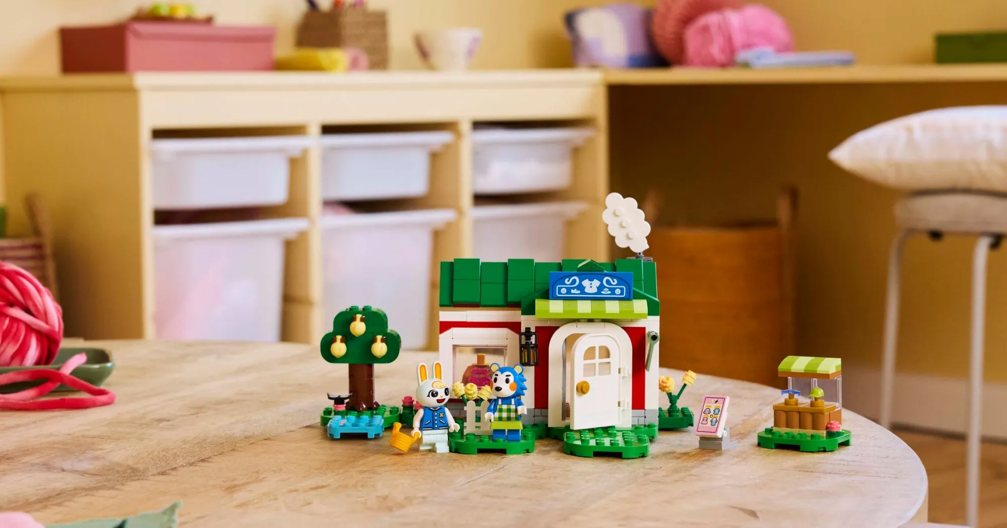 Конструктор LEGO Animal Crossing Магазин одежды, принадлежащей Able Sisters (77055)