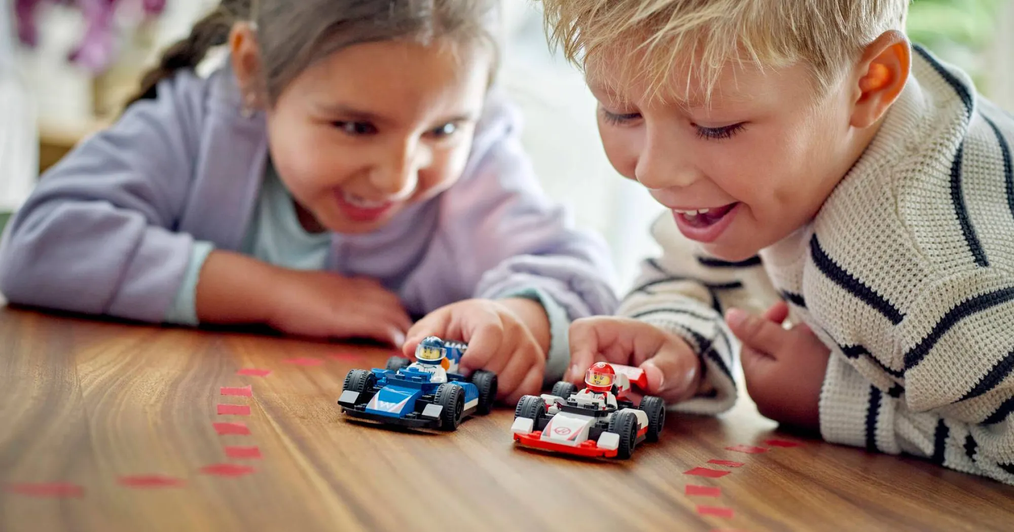 Конструктор LEGO City Автомобілі для перегонів F1 команд Williams Racing та Haas F1 (60464)