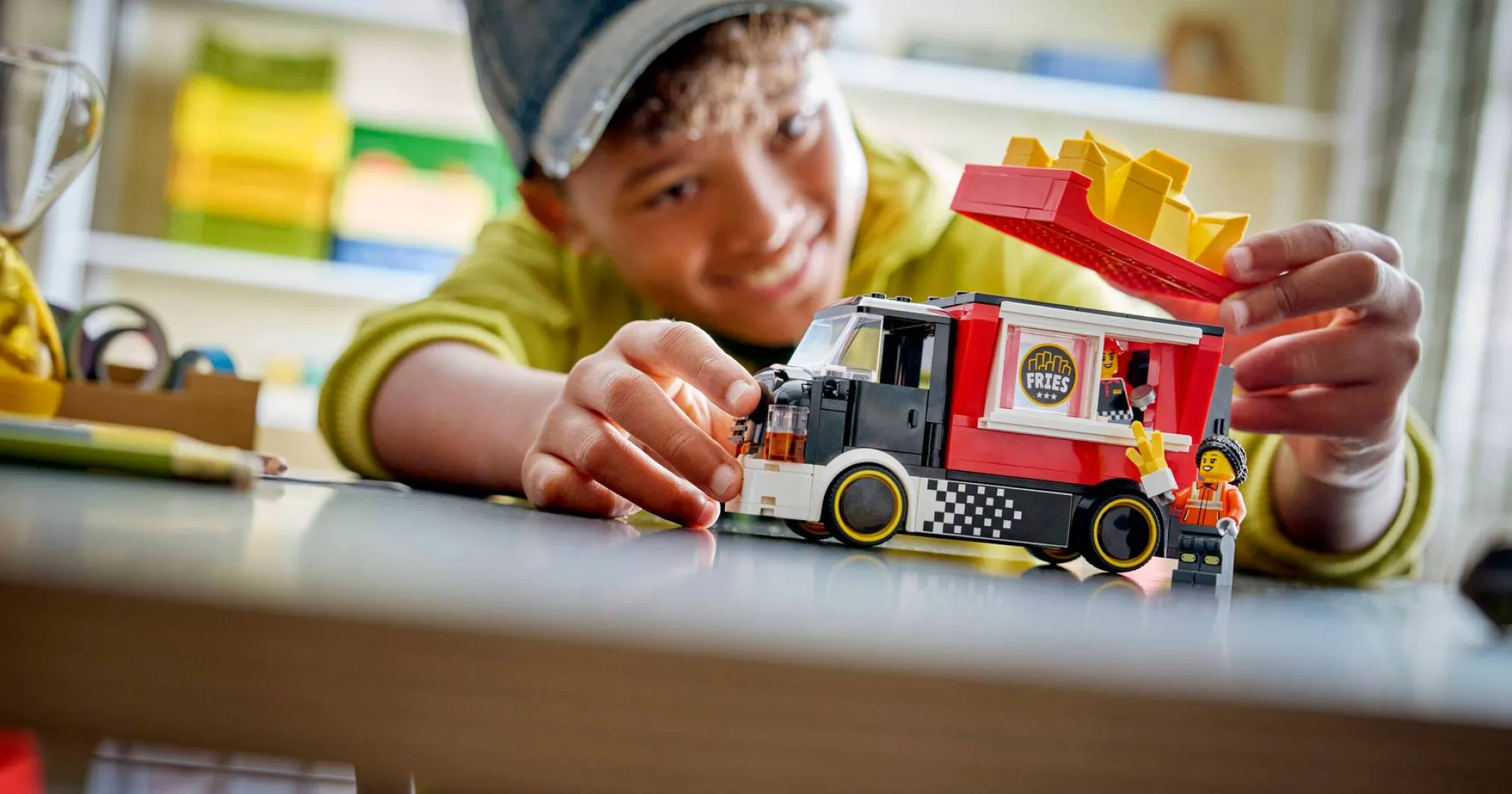 Конструктор LEGO City Грузовик с картофелем фри (60488)