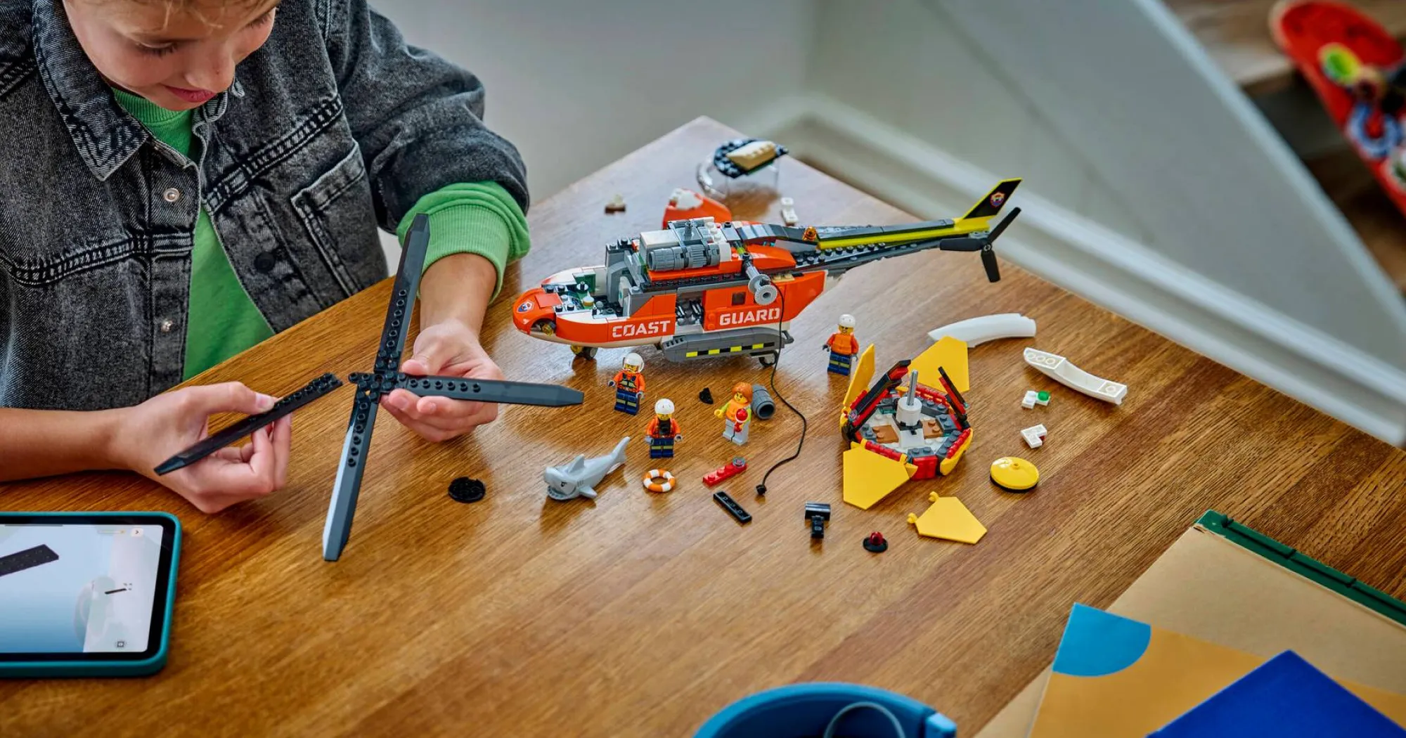 Конструктор LEGO City Вертолет береговой охраны (60503)