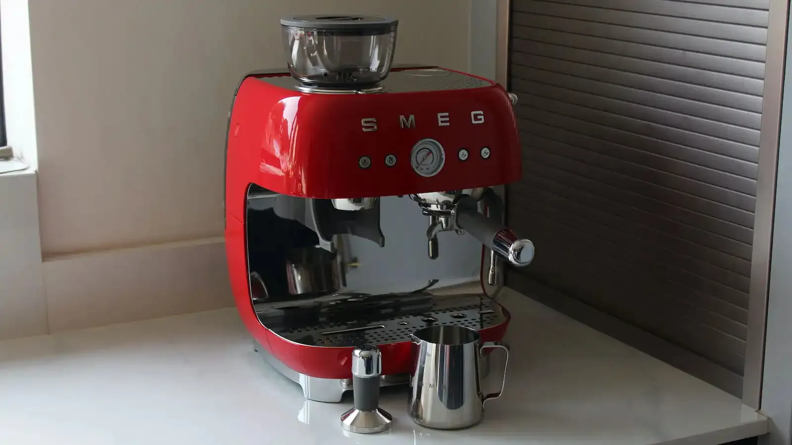 SMEG кофемашина