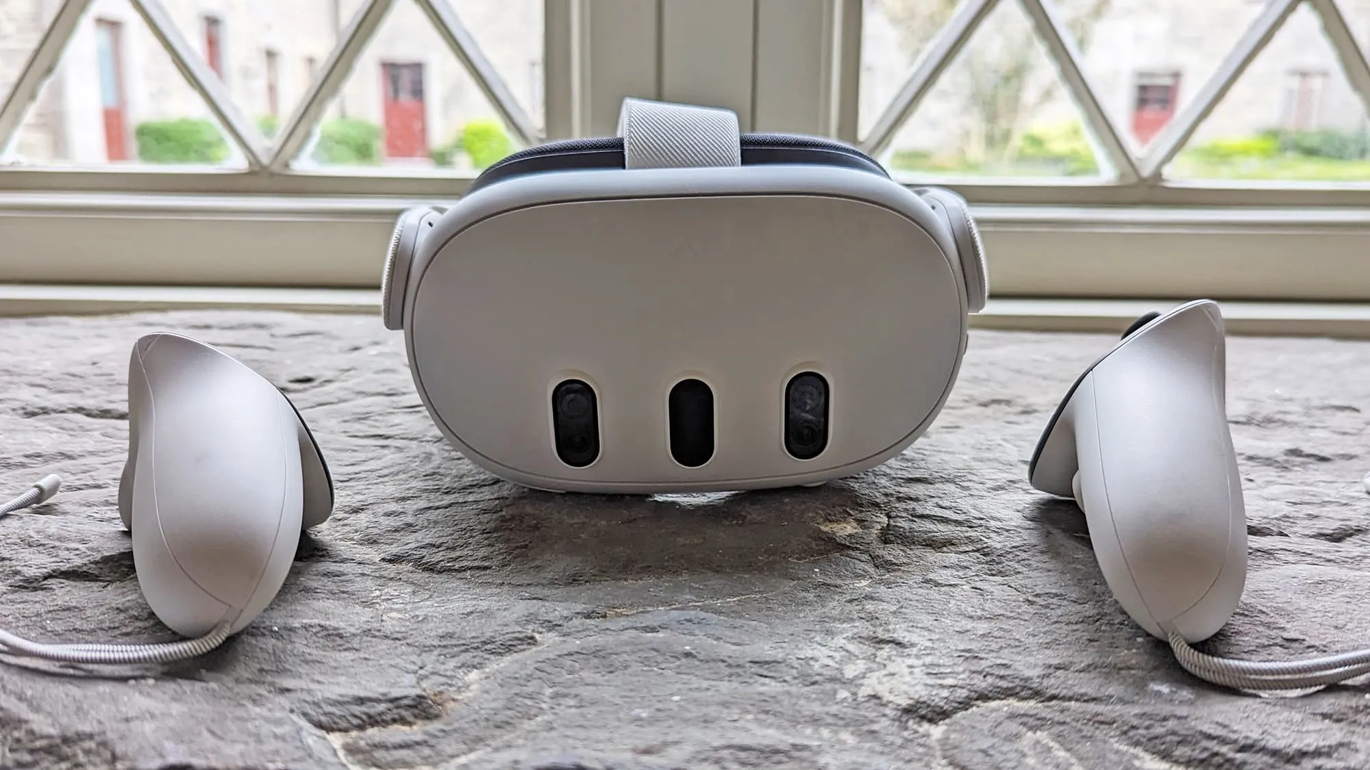 Чи можуть VR-окуляри замінити кілька моніторів