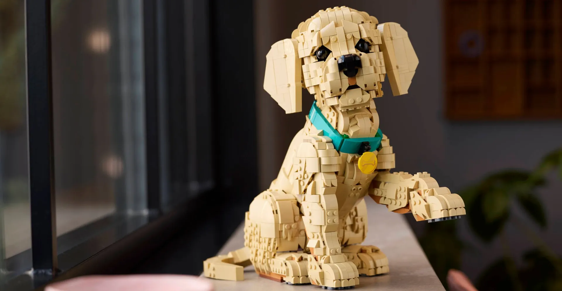 Конструктор LEGO Icons Щенка золотистого ретривера (11384)