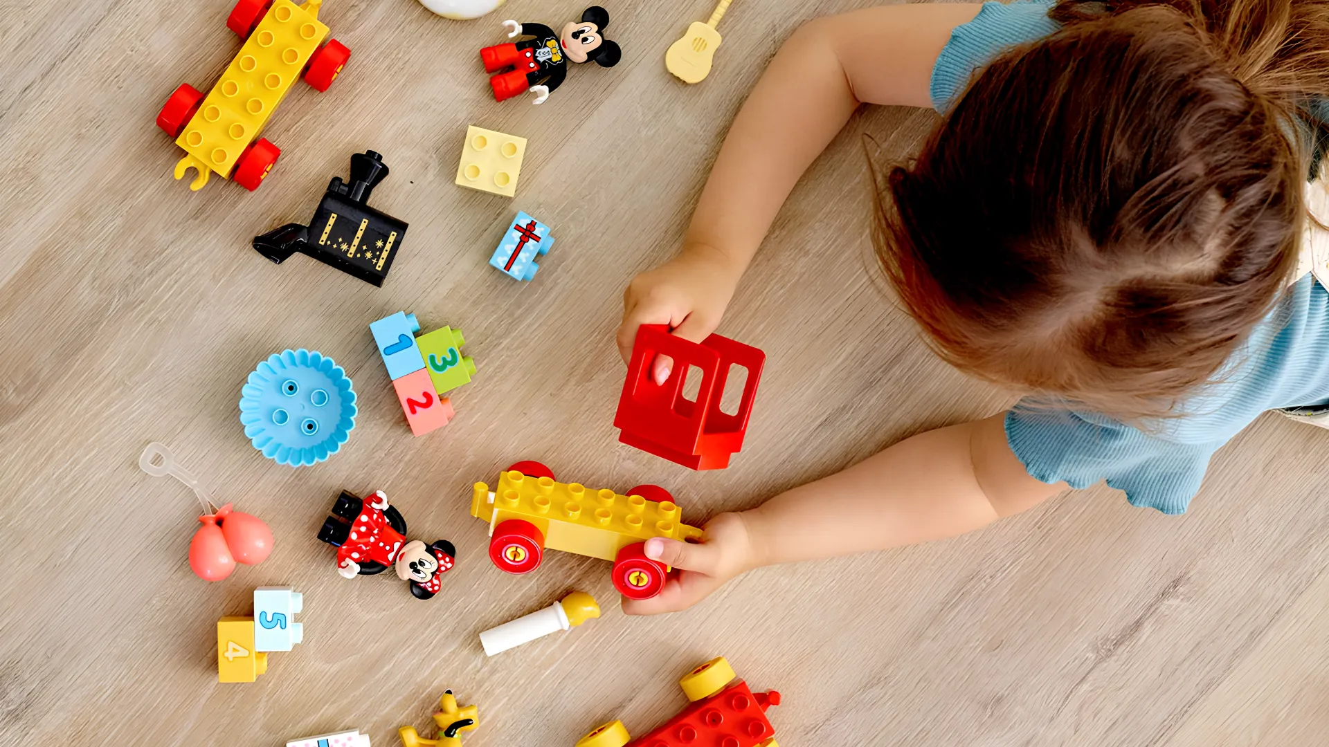 Конструктор LEGO DUPLO│Disney Святковий потяг Міккі та Мінні (10941)