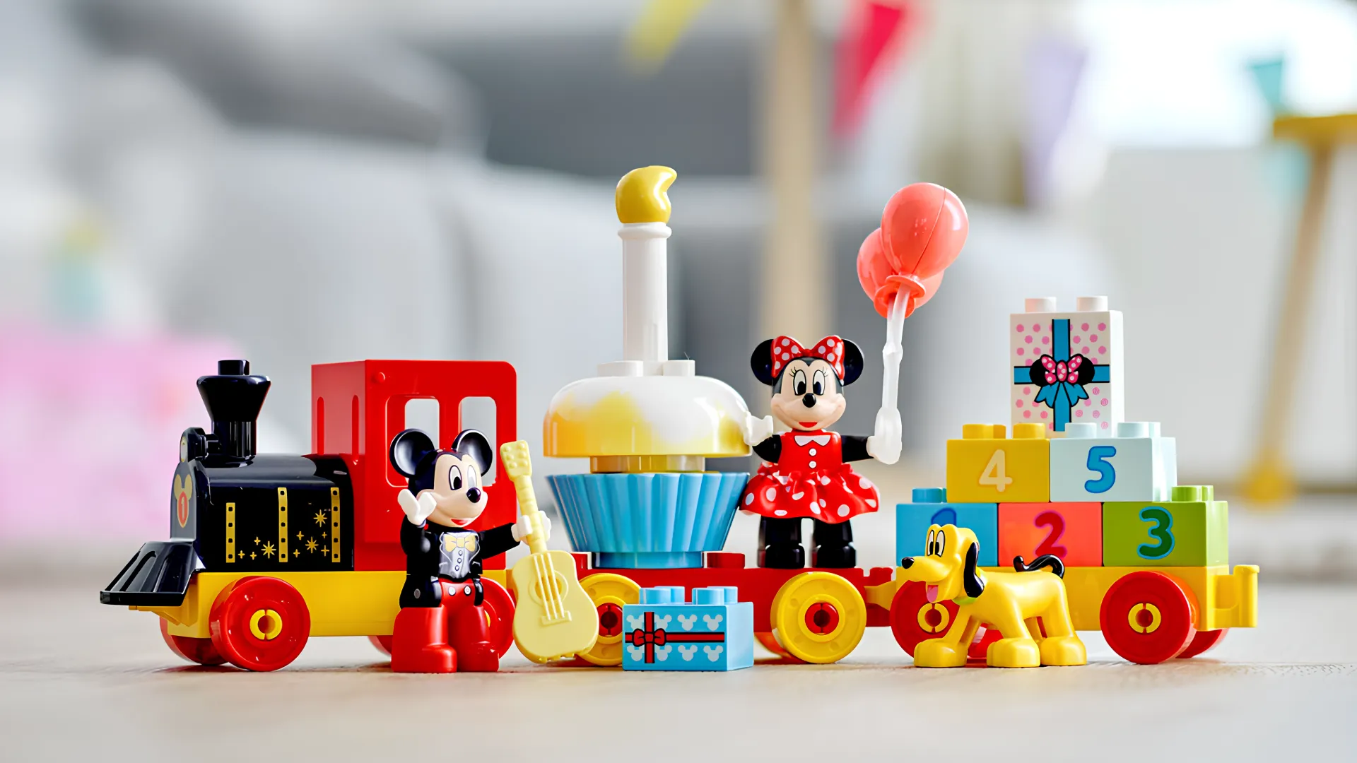 Конструктор LEGO DUPLO│Disney Святковий потяг Міккі та Мінні (10941)