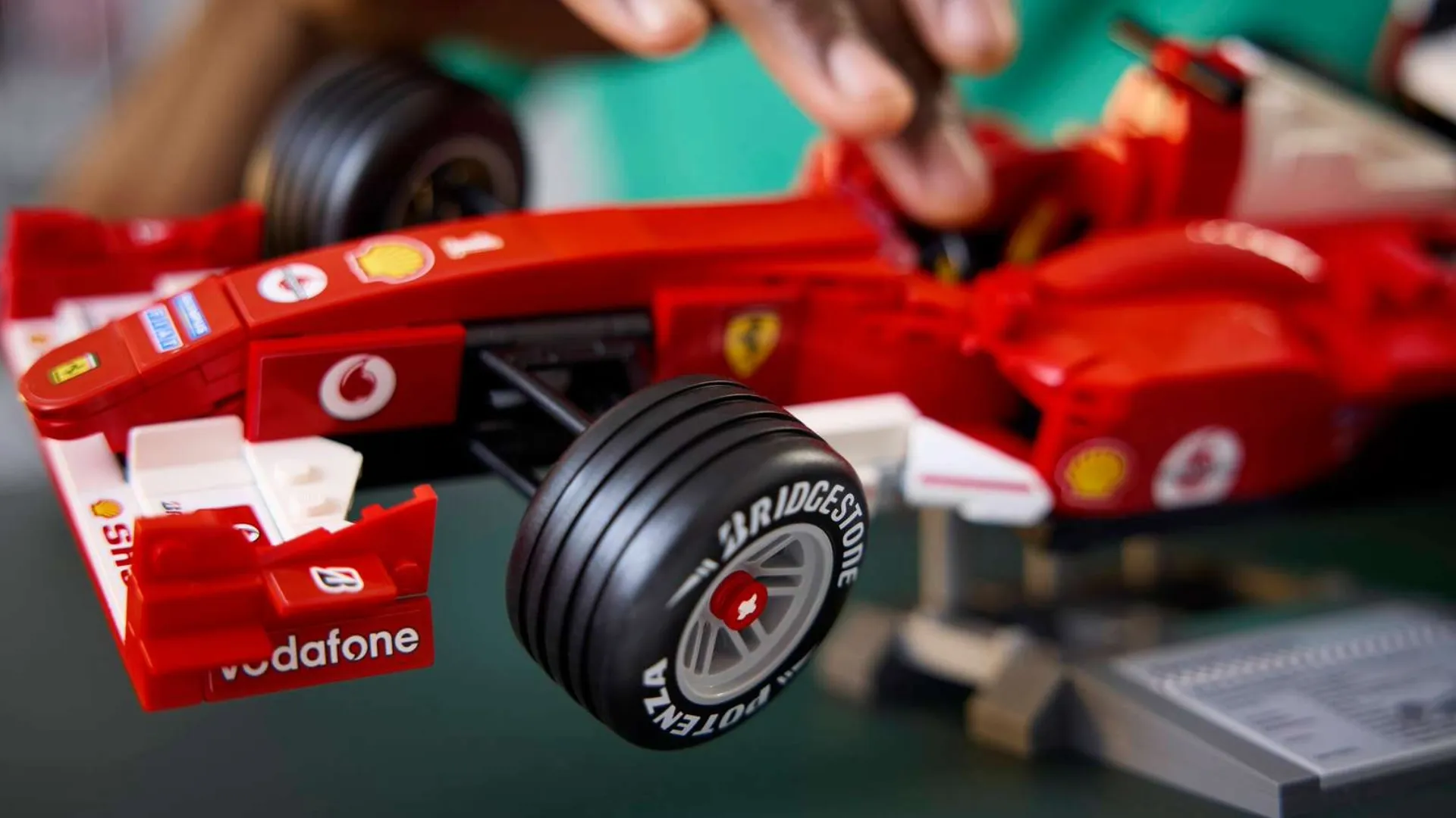 Конструктор LEGO Icons Ferrari F2004 and Michael Schumacher (11375)