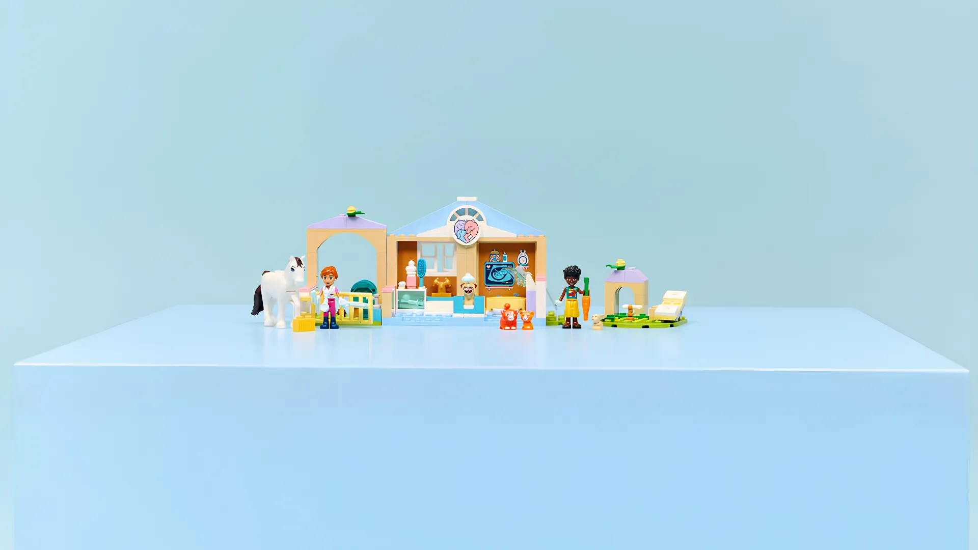 Конструктор LEGO Friends Ветеринарная клиника (42696)