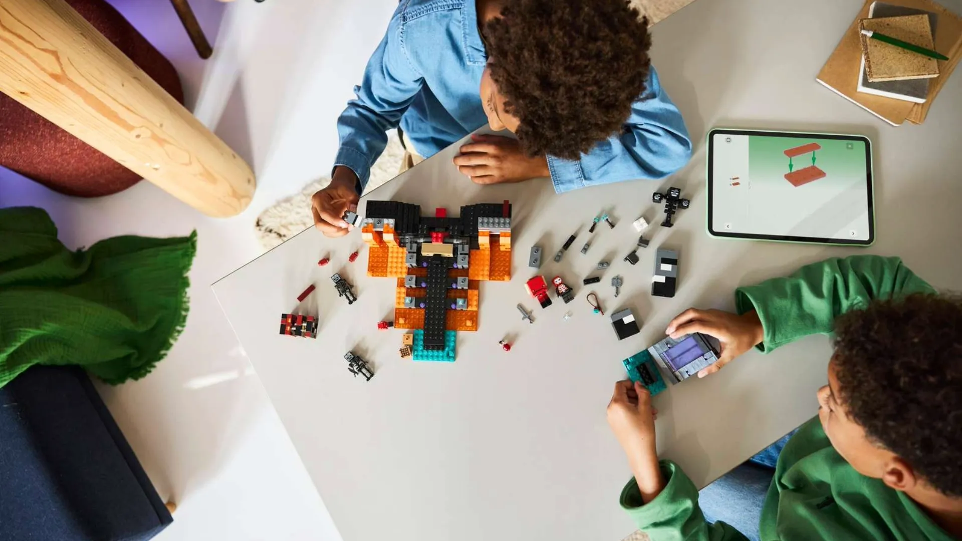 Конструктор LEGO Minecraft Битва за Візер (21590)