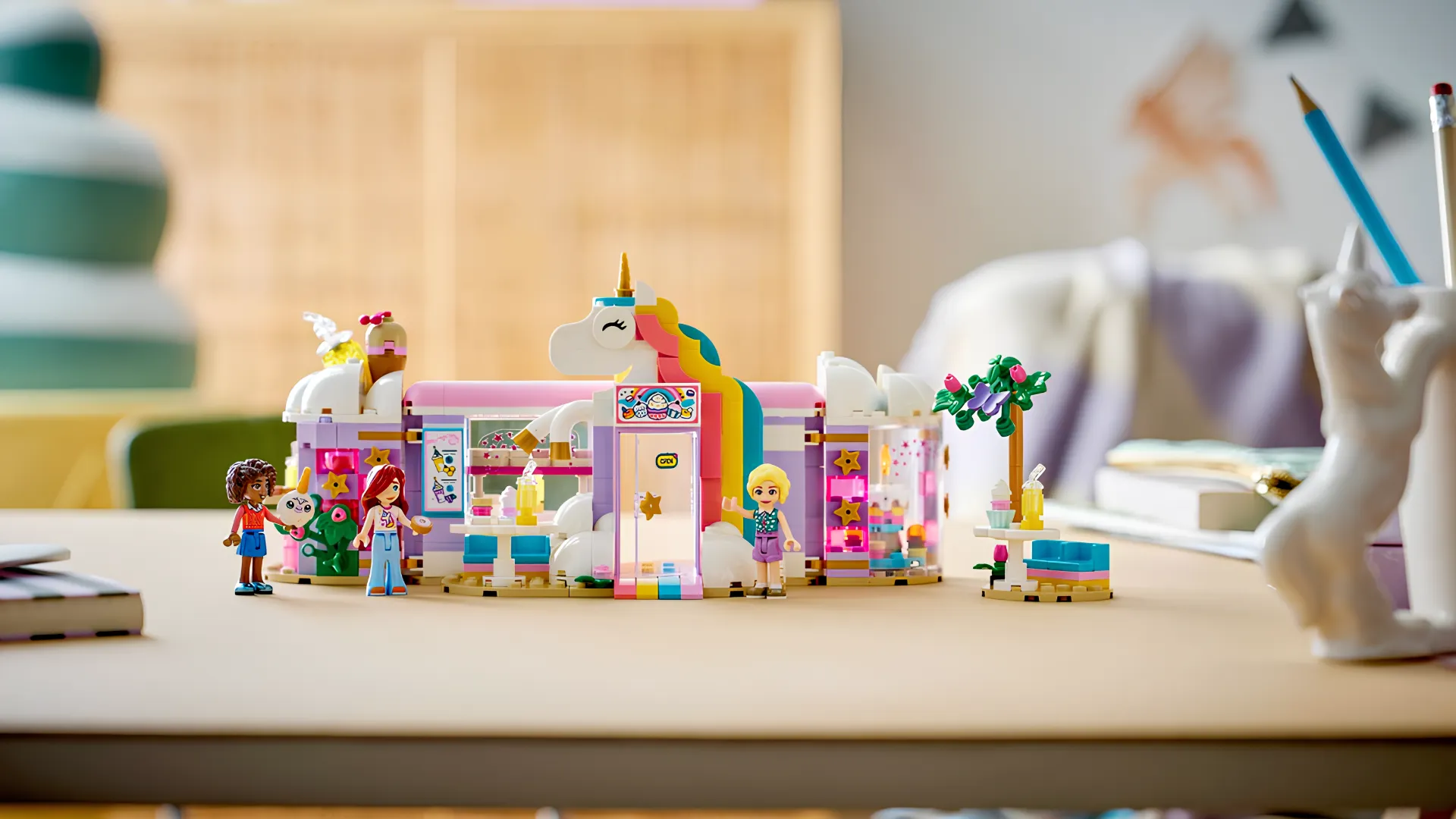 Конструктор LEGO Friends Кофейня мечты единорога (42684)