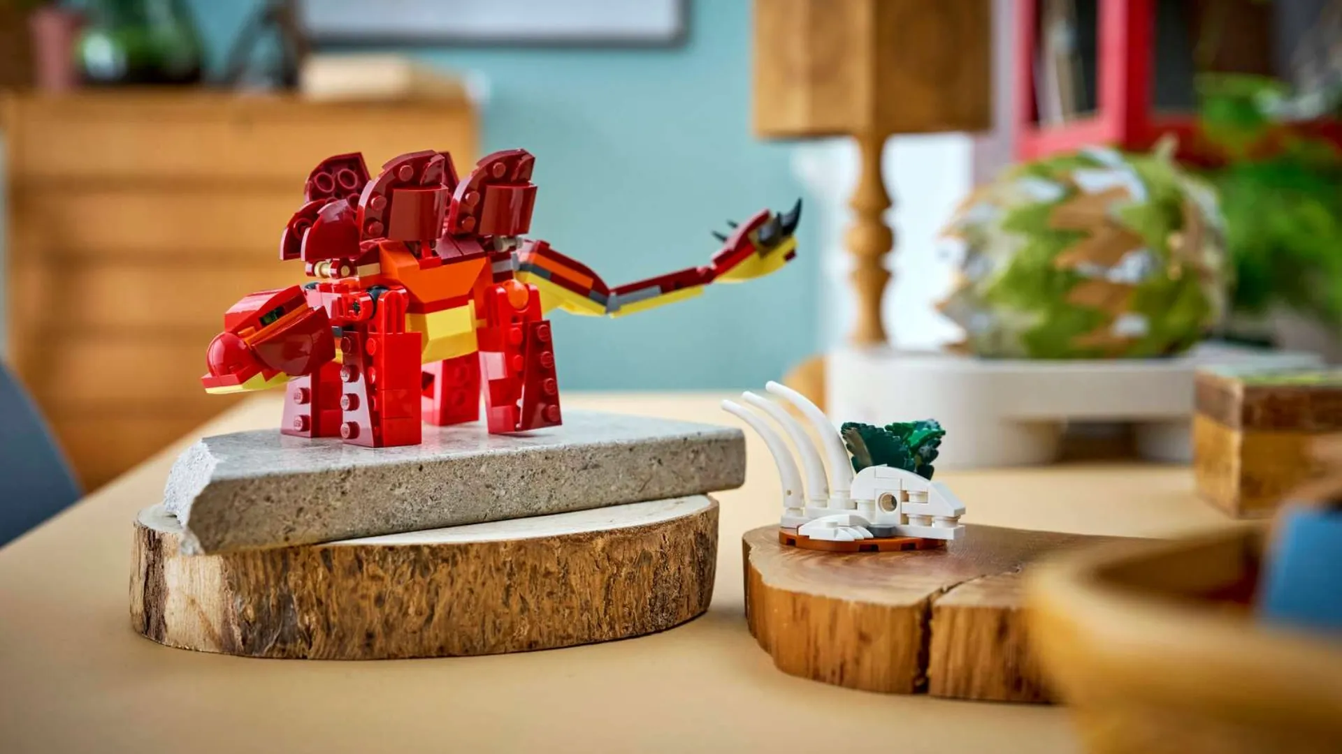 Конструктор LEGO Creator Лютий динозавр (31379)