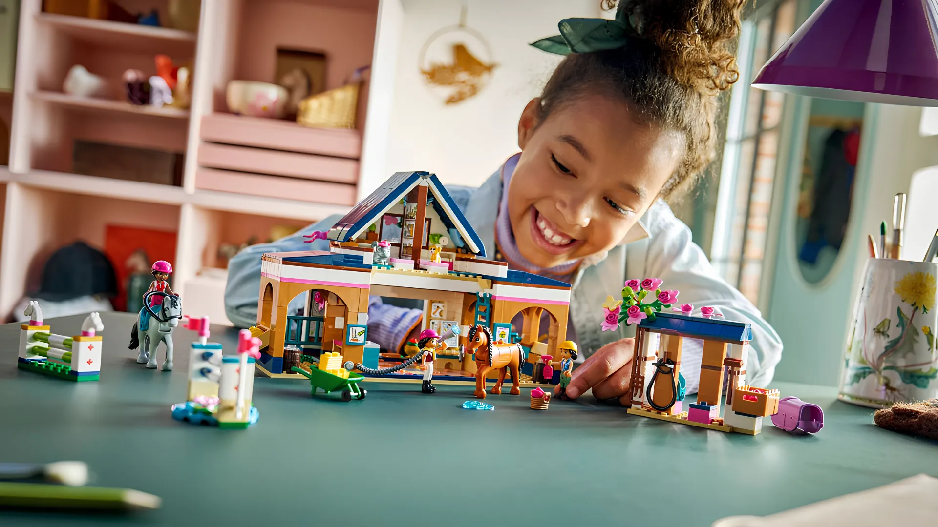 Конструктор LEGO Friends Конюшня и академия верховой езды (42688)
