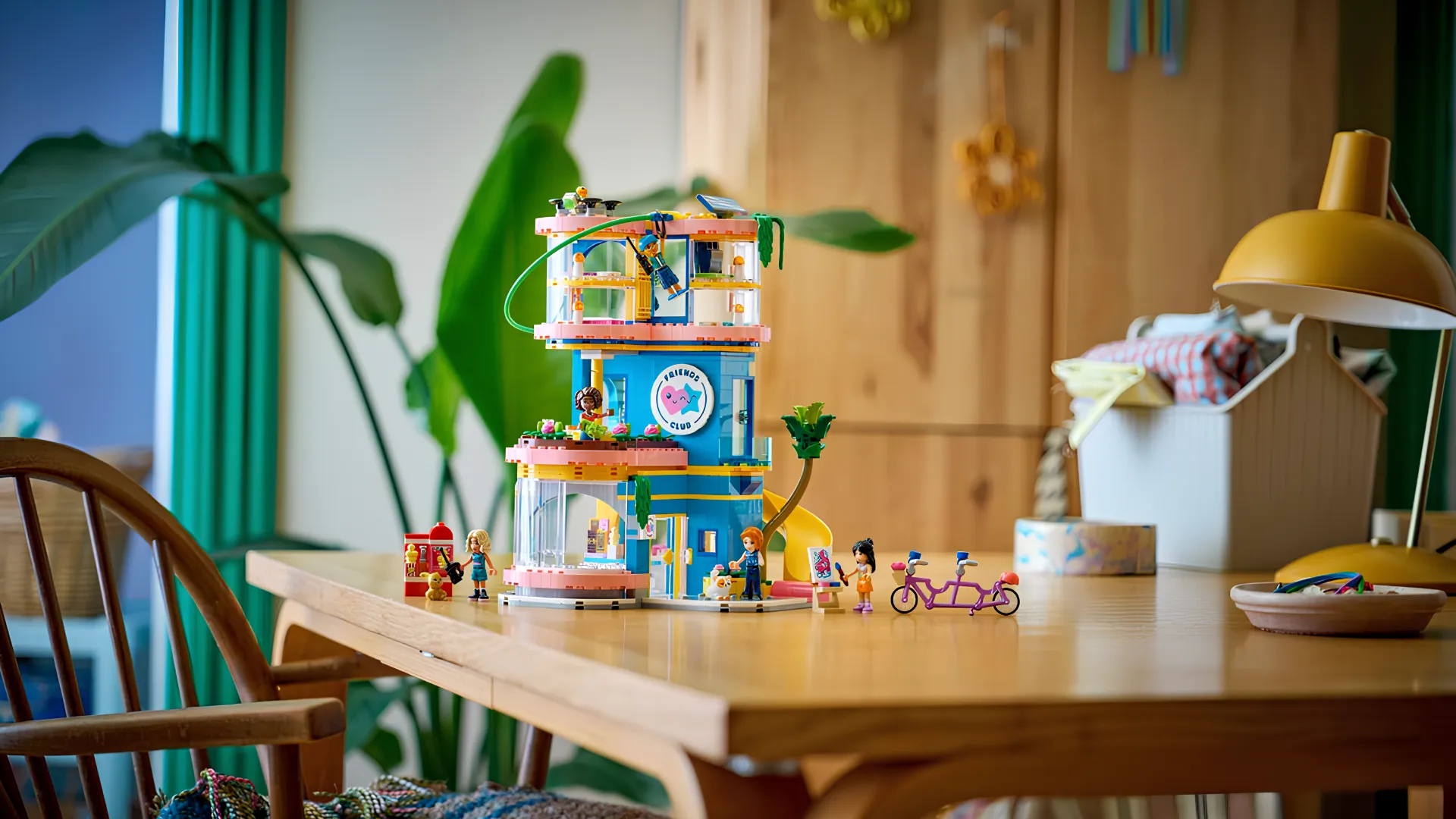 Конструктор LEGO Friends Клубний будинок друзів HLC (42689)