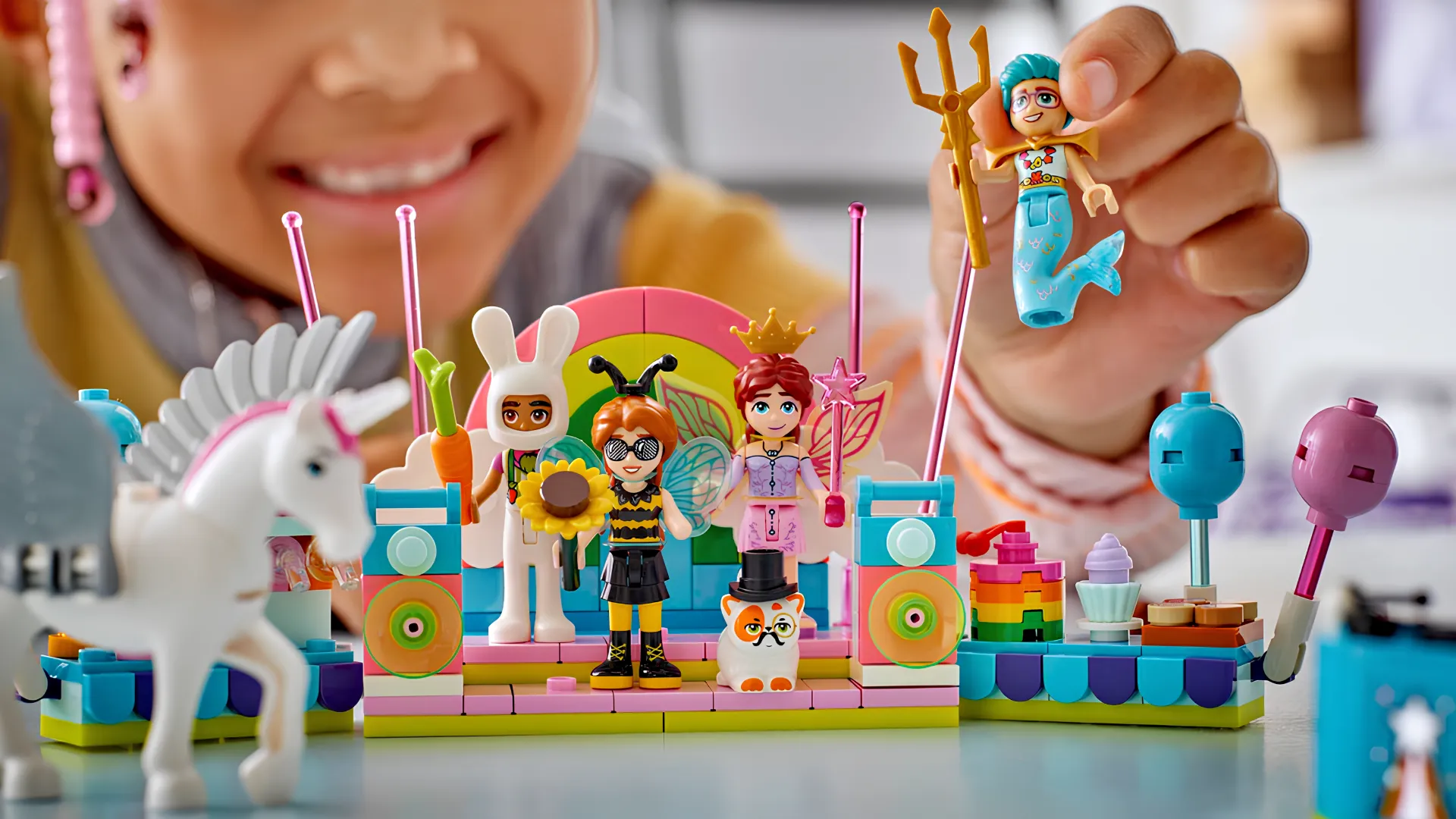 Конструктор LEGO Friends Костюмированная вечеринка с единорогом и феей (42661)