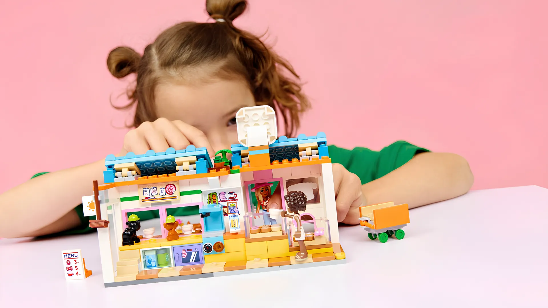 Конструктор LEGO Friends Пекарня собачьих лакомств (42677)