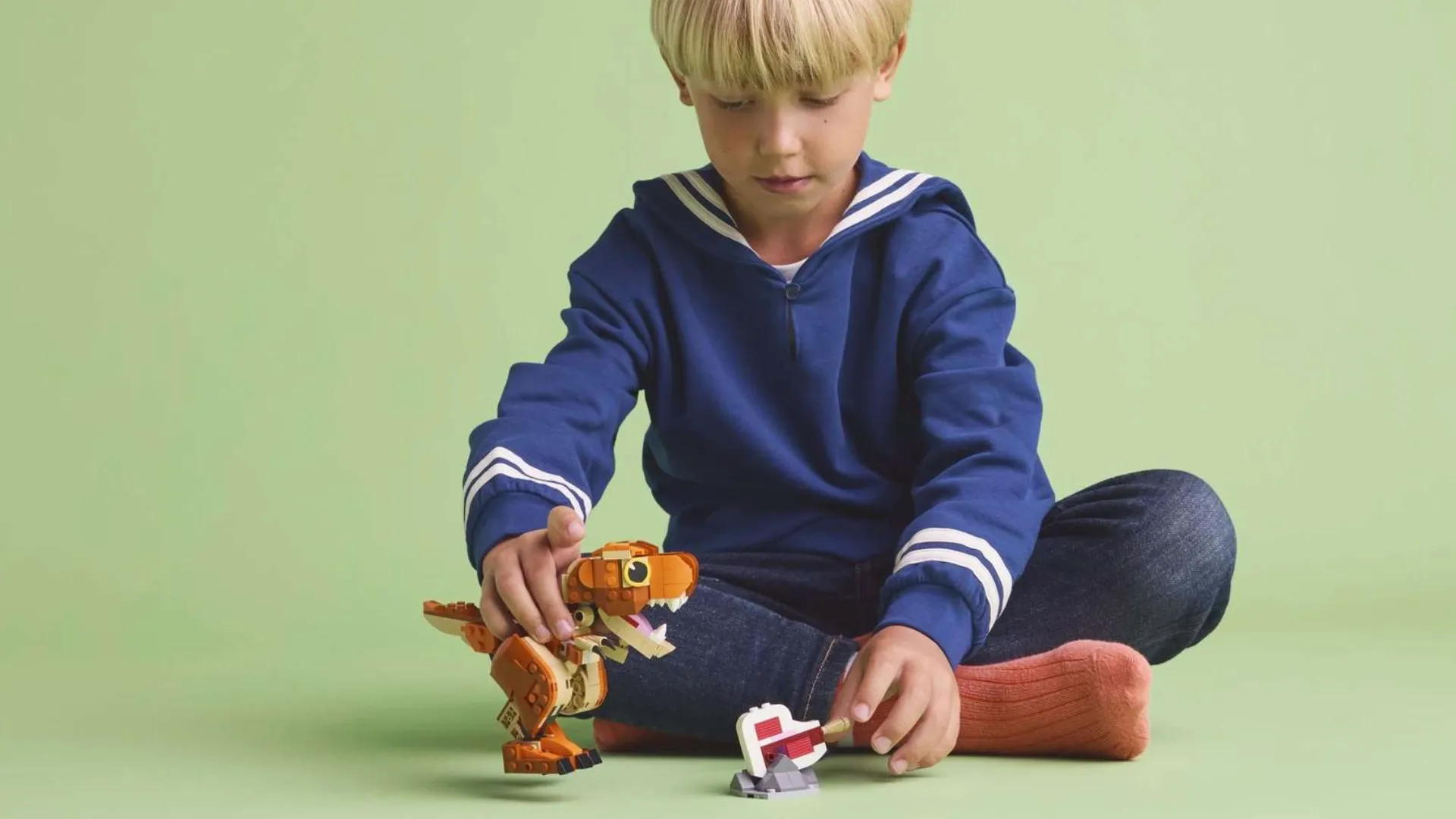 Конструктор LEGO Jurassic World Little Eatie: тиранозавр (76967)