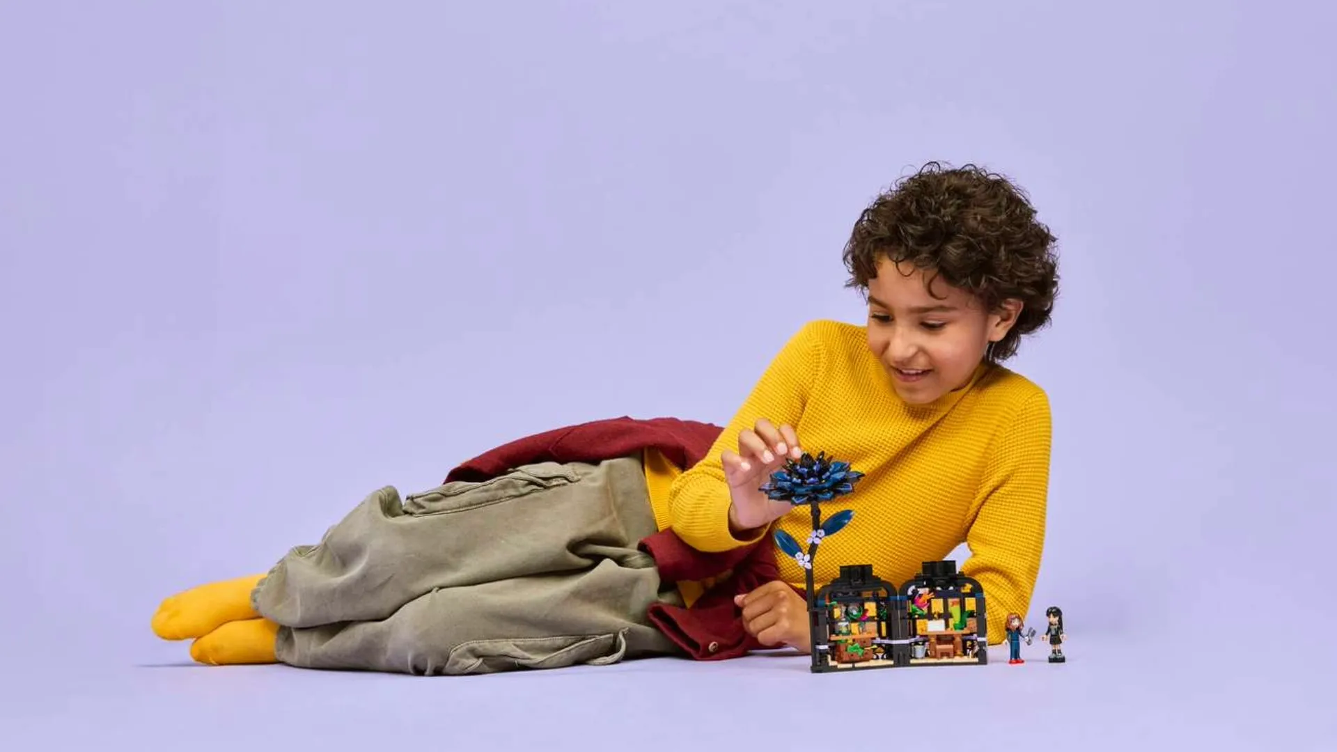 Конструктор LEGO Wednesday Цветок черной георгины (76784)