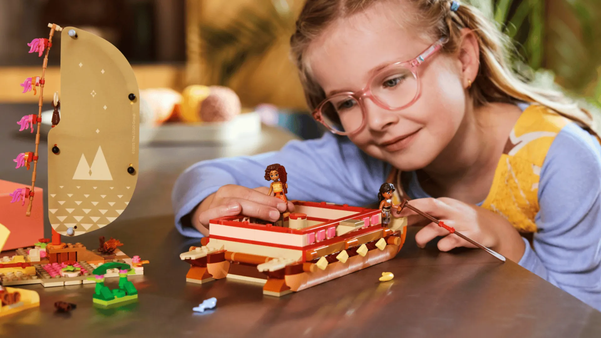 Конструктор LEGO Disney Princess Приключенческое каноэ Ваяны (43270)