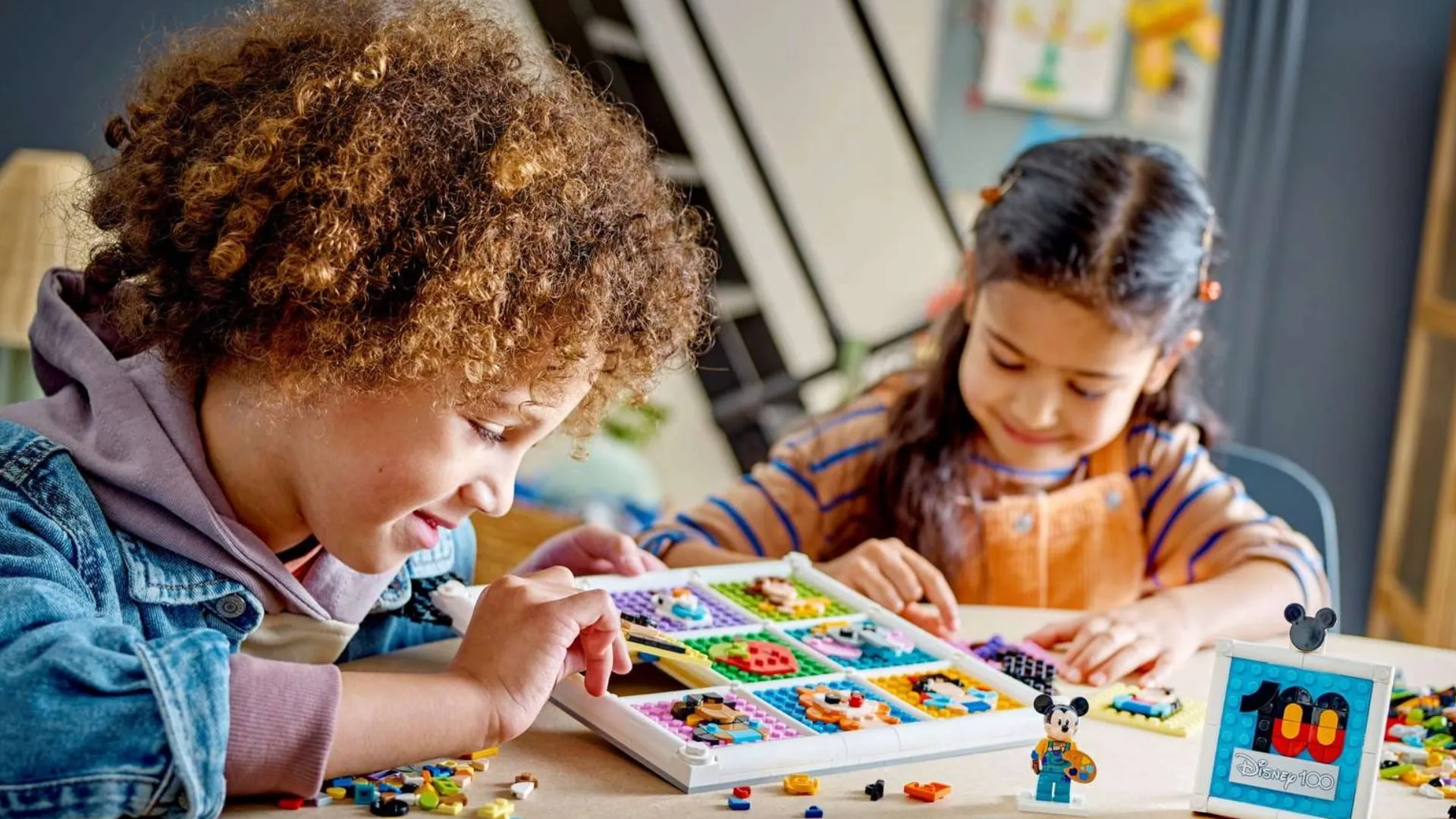 Конструктор LEGO Disney 100-та річниця мультиплікації Disney (43221)