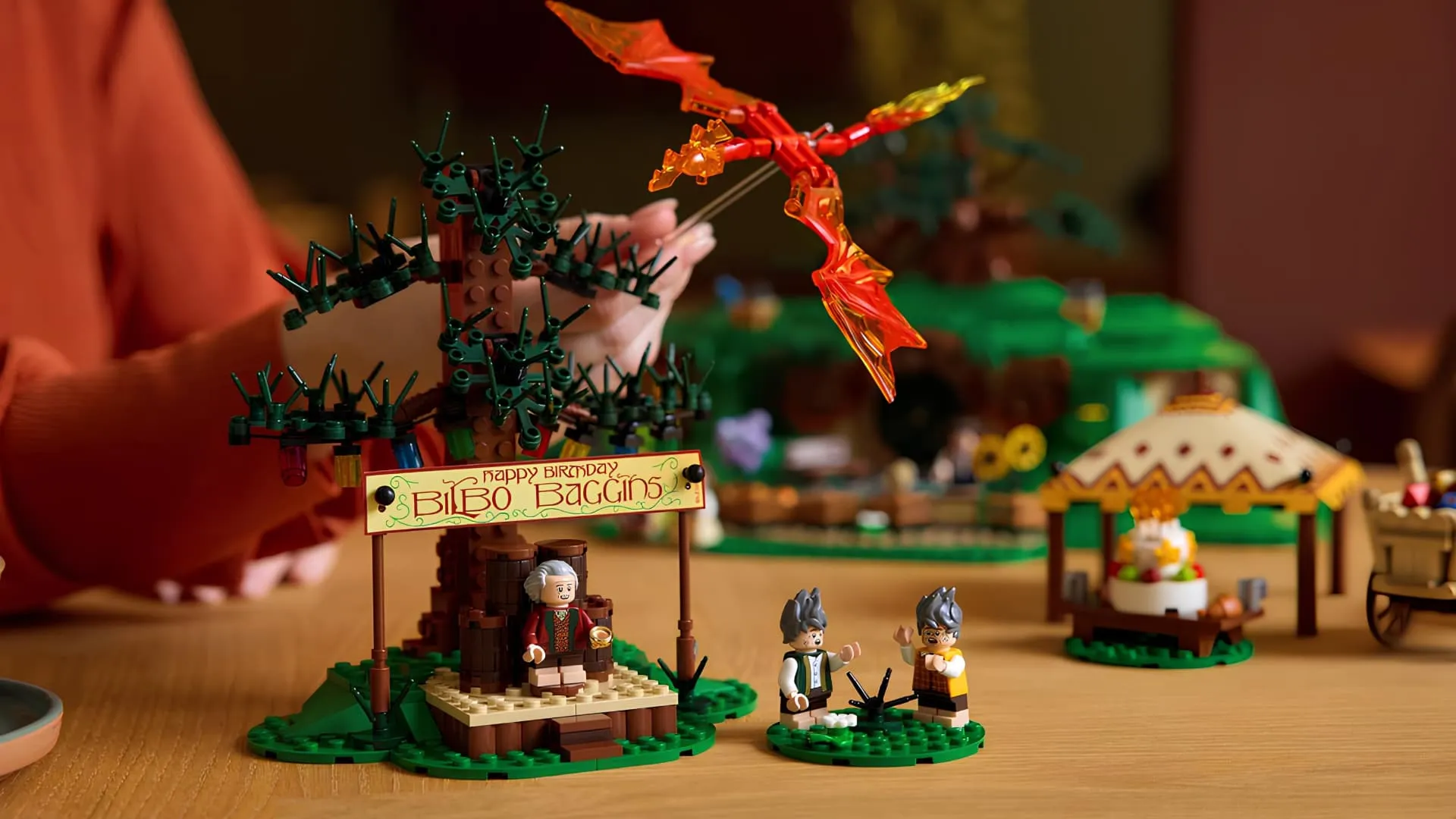 Конструктор LEGO Icons Осенний сад у коттеджа (11372)