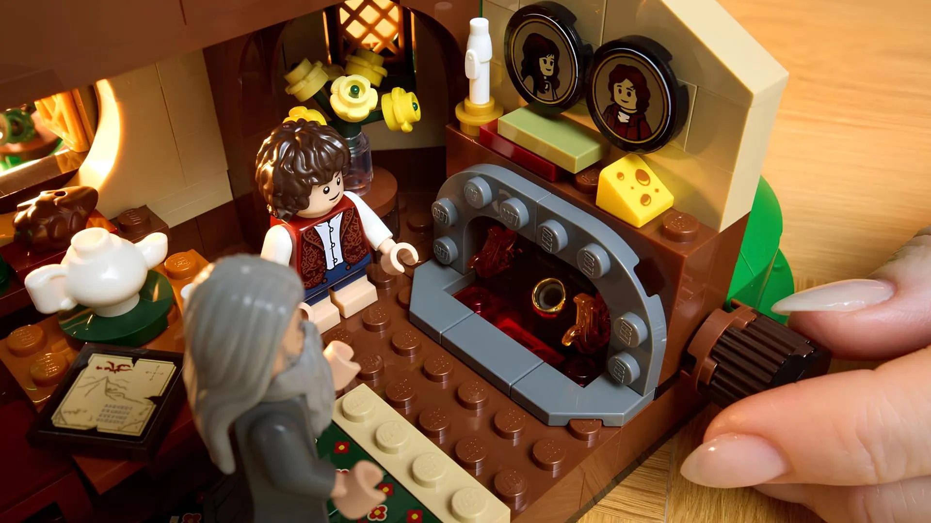 Конструктор LEGO Icons Осенний сад у коттеджа (11372)