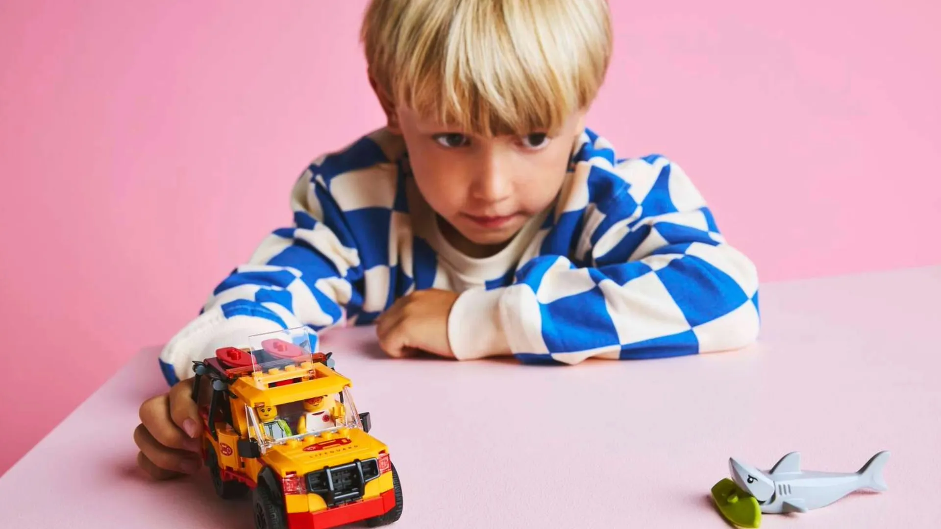 Конструктор LEGO Сity Пляжный спасательный грузовик (60453)