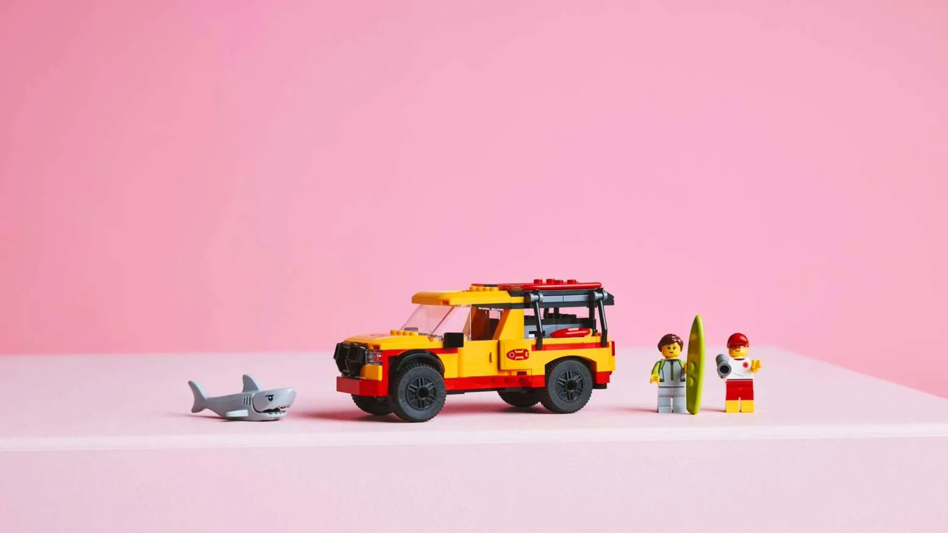 Конструктор LEGO Сity Пляжный спасательный грузовик (60453)