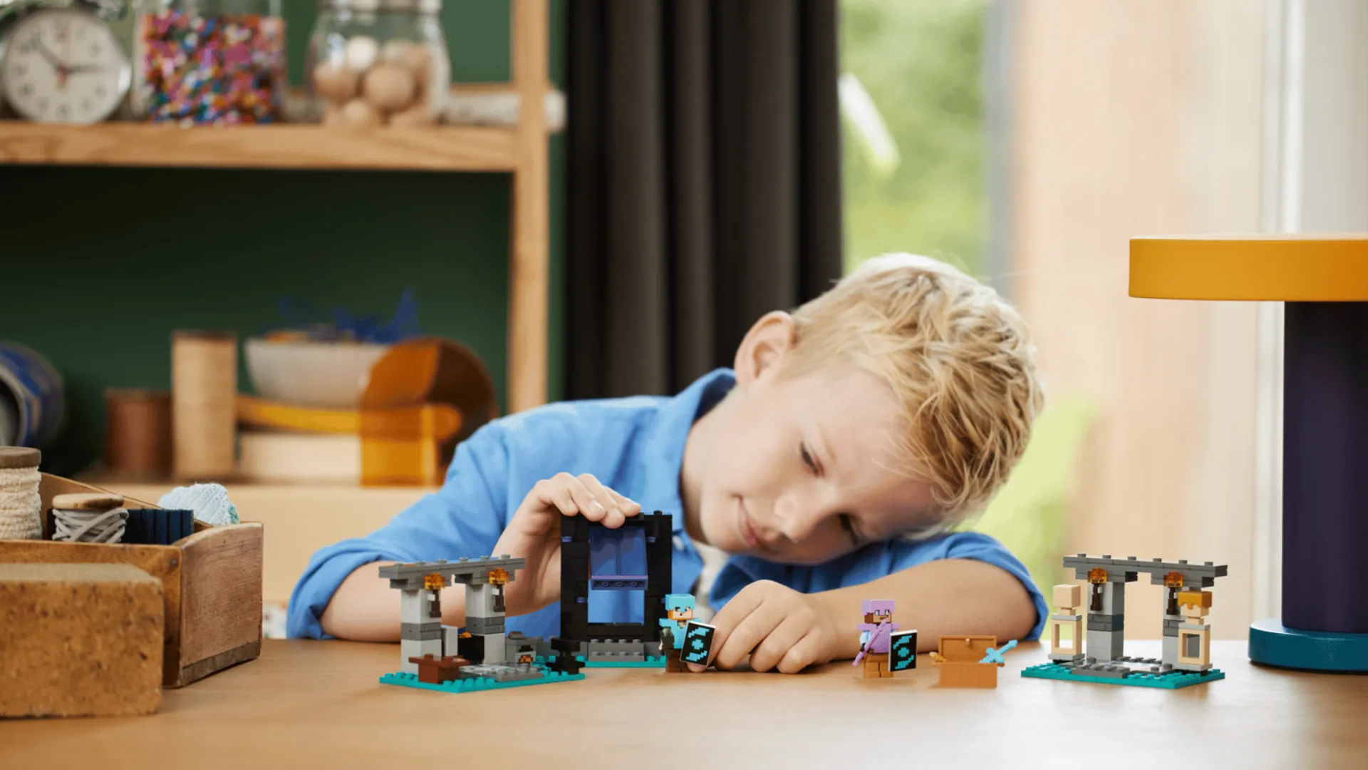 Конструктор LEGO Minecraft Оружейная (21252)