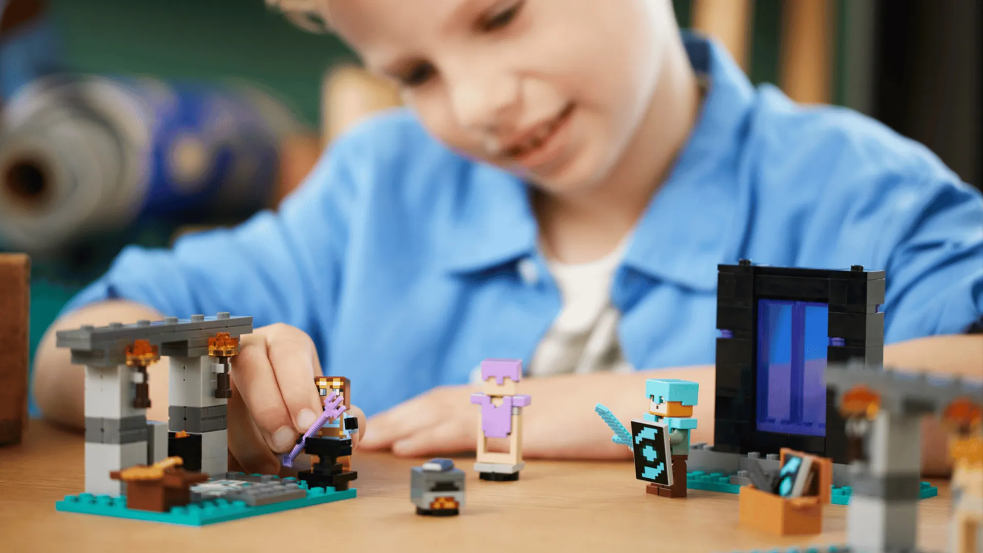 Конструктор LEGO Minecraft Оружейная (21252)