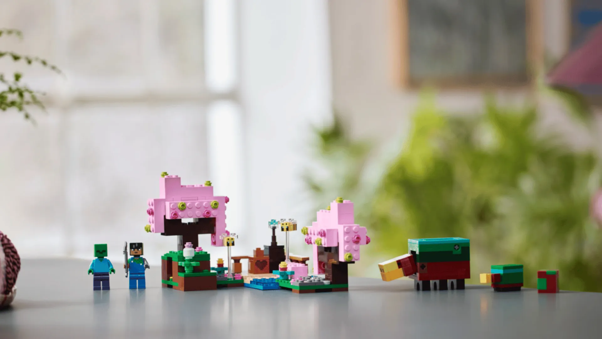 Конструктор LEGO Minecraft Квітучий вишневий сад (21260)