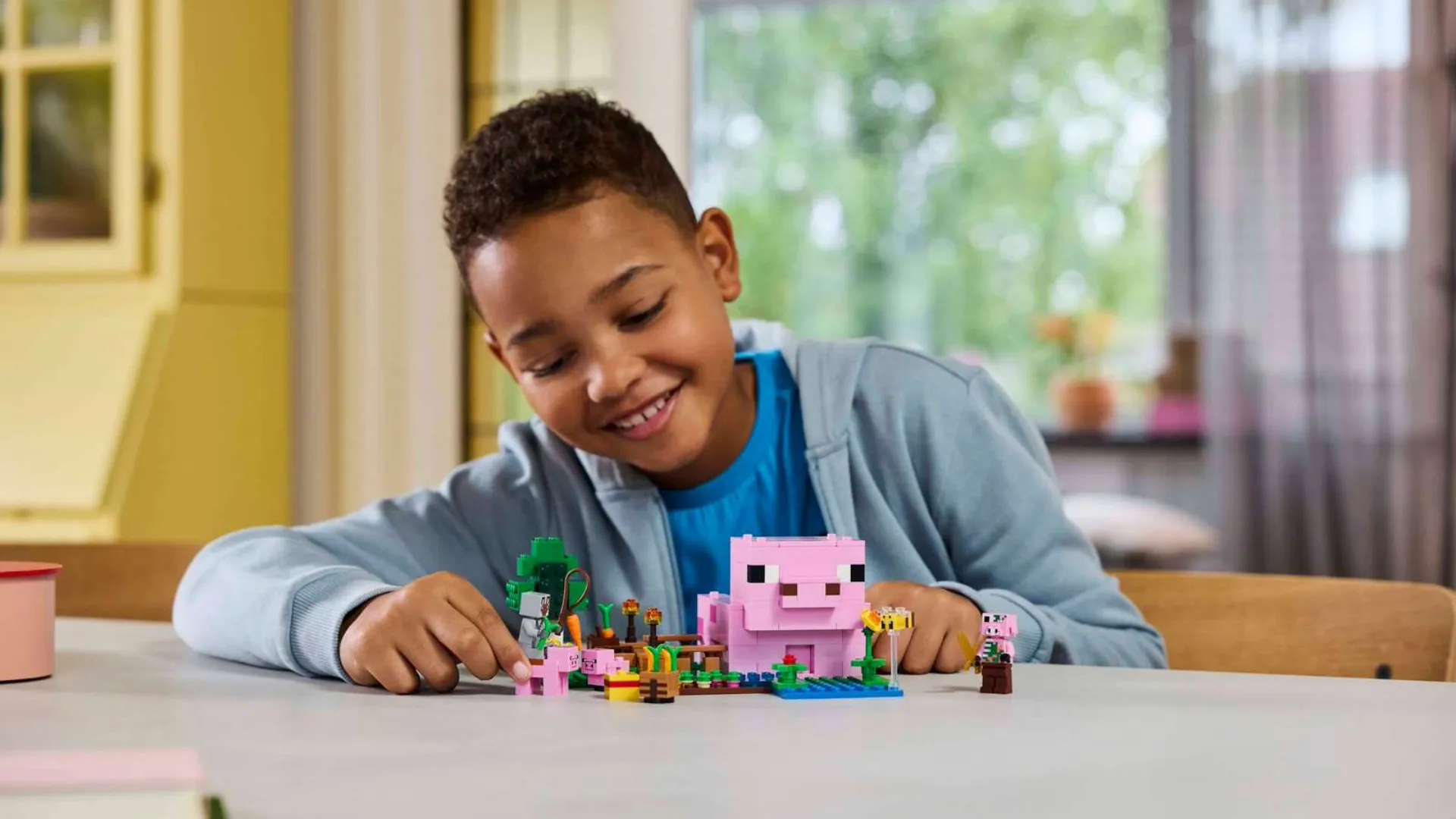 Конструктор LEGO Minecraft Дом для поросят (21268)