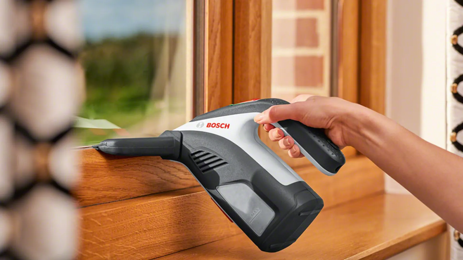 Пилосос для миття вікон Bosch GlassVAC (Black/White)
