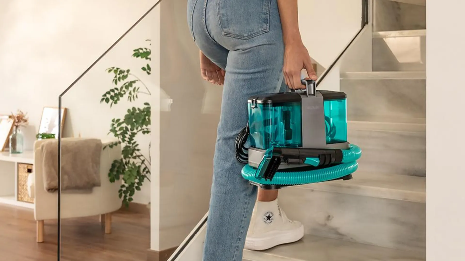 Миючий пилосос для килимів та тканин Cecotec Conga 2000 Carpet&amp;Spot Clean Compact (Black)