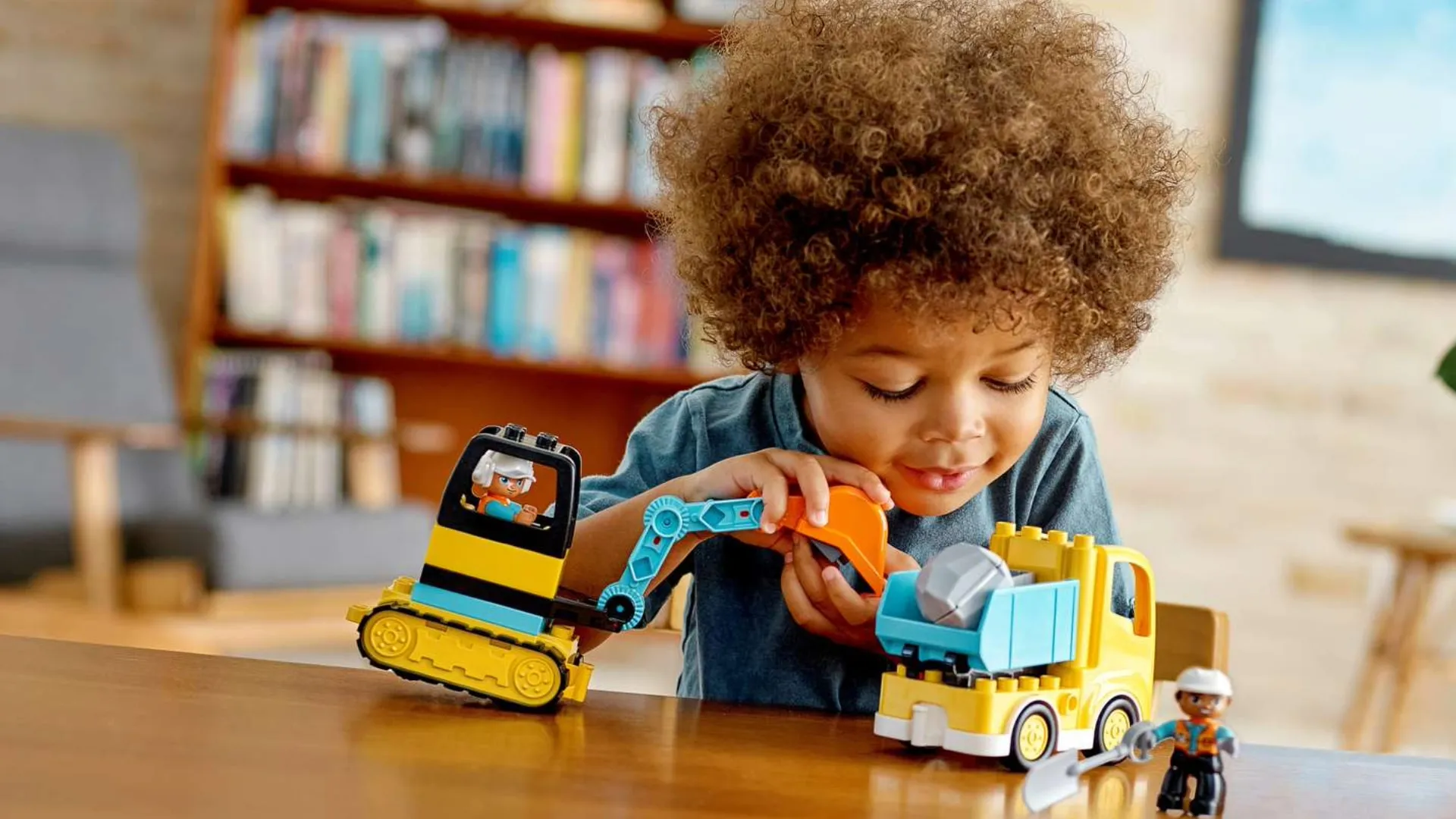 Конструктор LEGO DUPLO Грузовик и гусеничный экскаватор (10931)