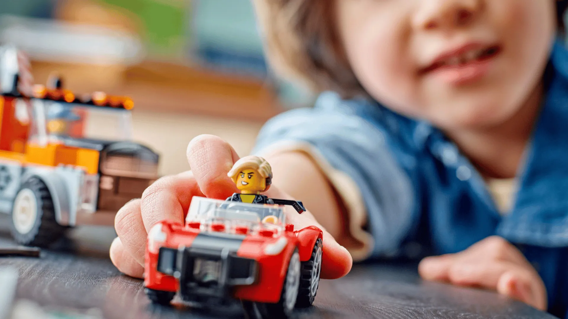 Конструктор LEGO Сity Евакуатор і ремонт спортивних авто (60435)