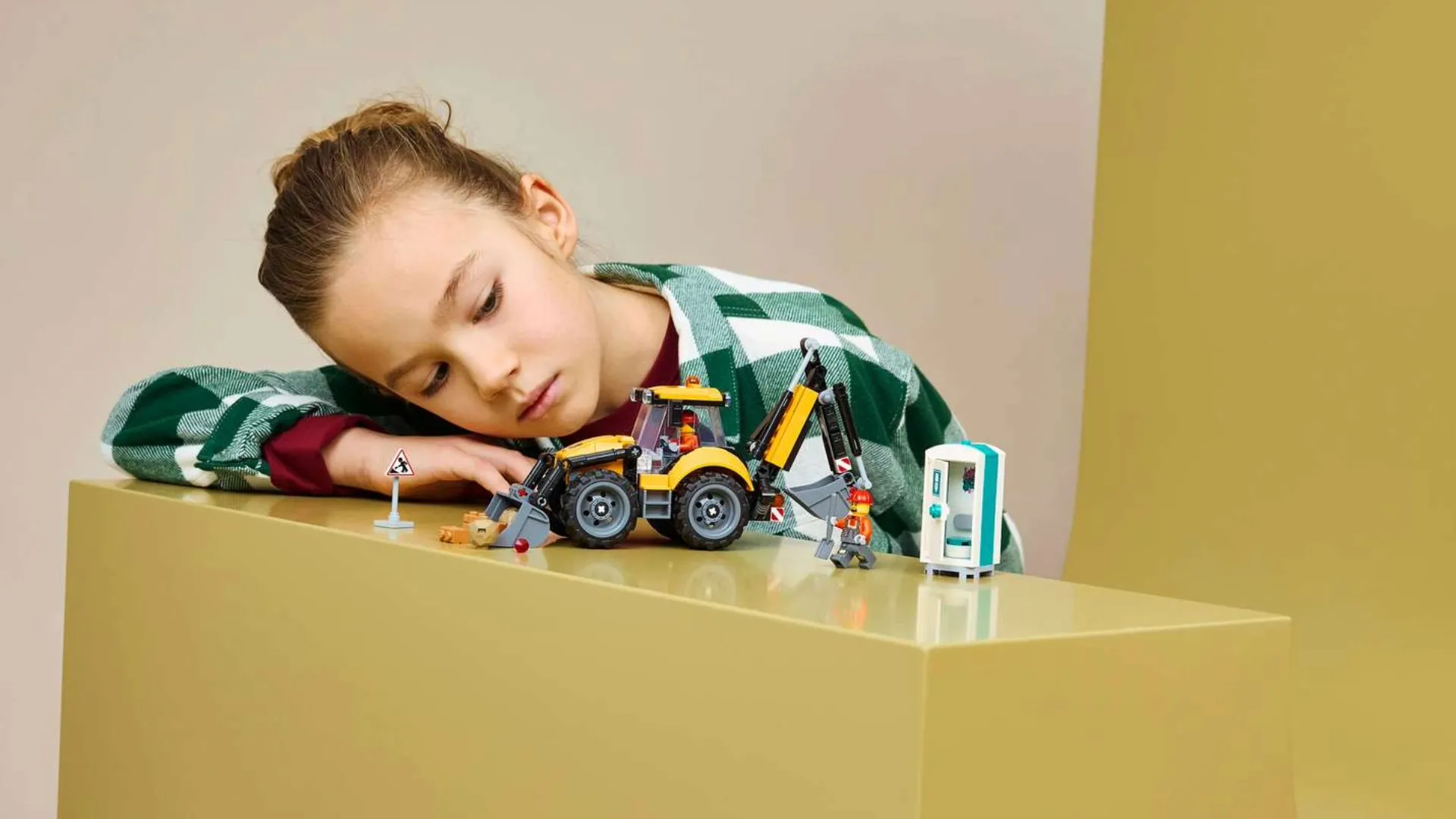 Конструктор LEGO Сity Желтый экскаватор-погрузчик (60480)